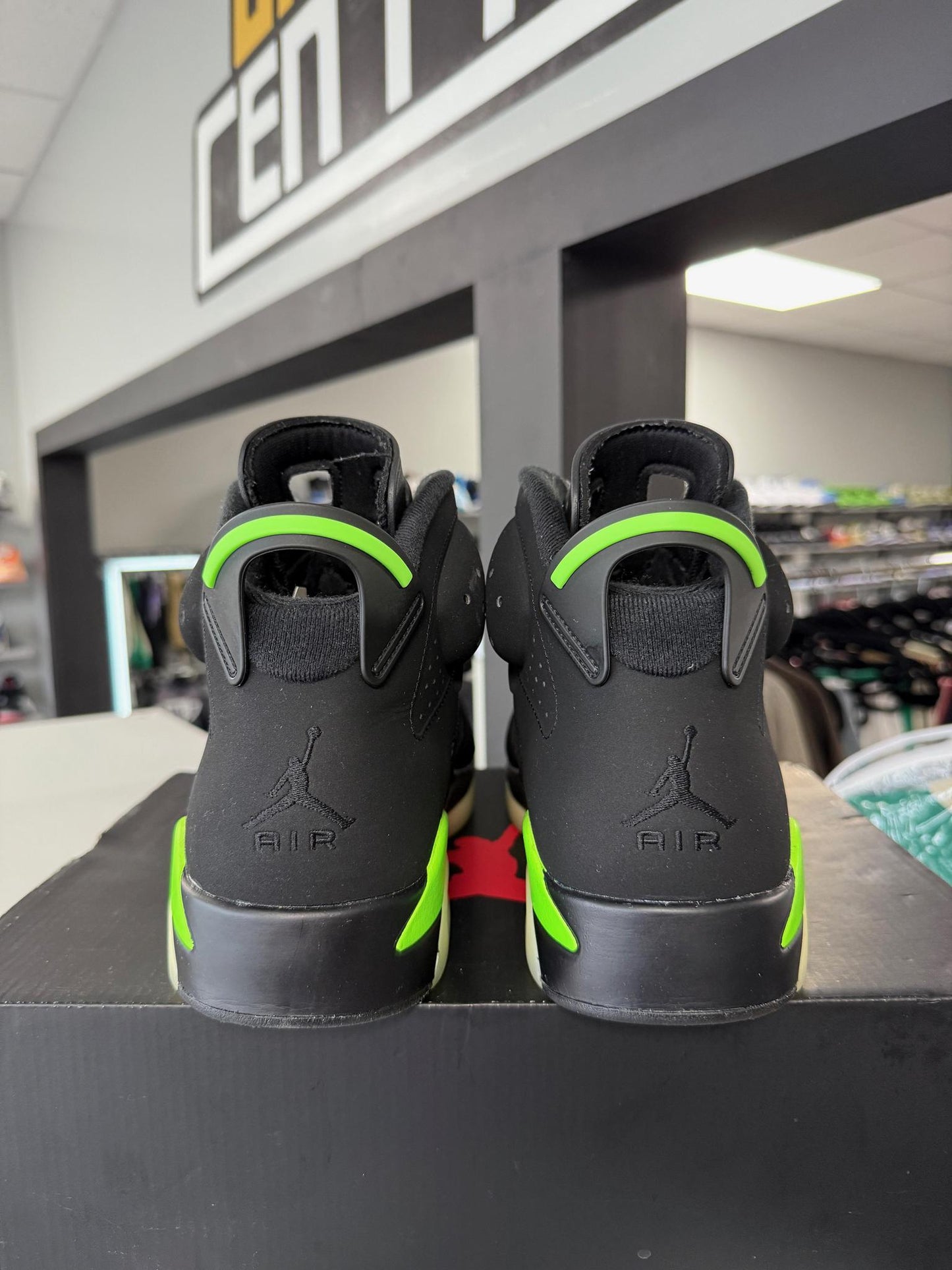 Jordan 6 "Electric Green" Used Size 12