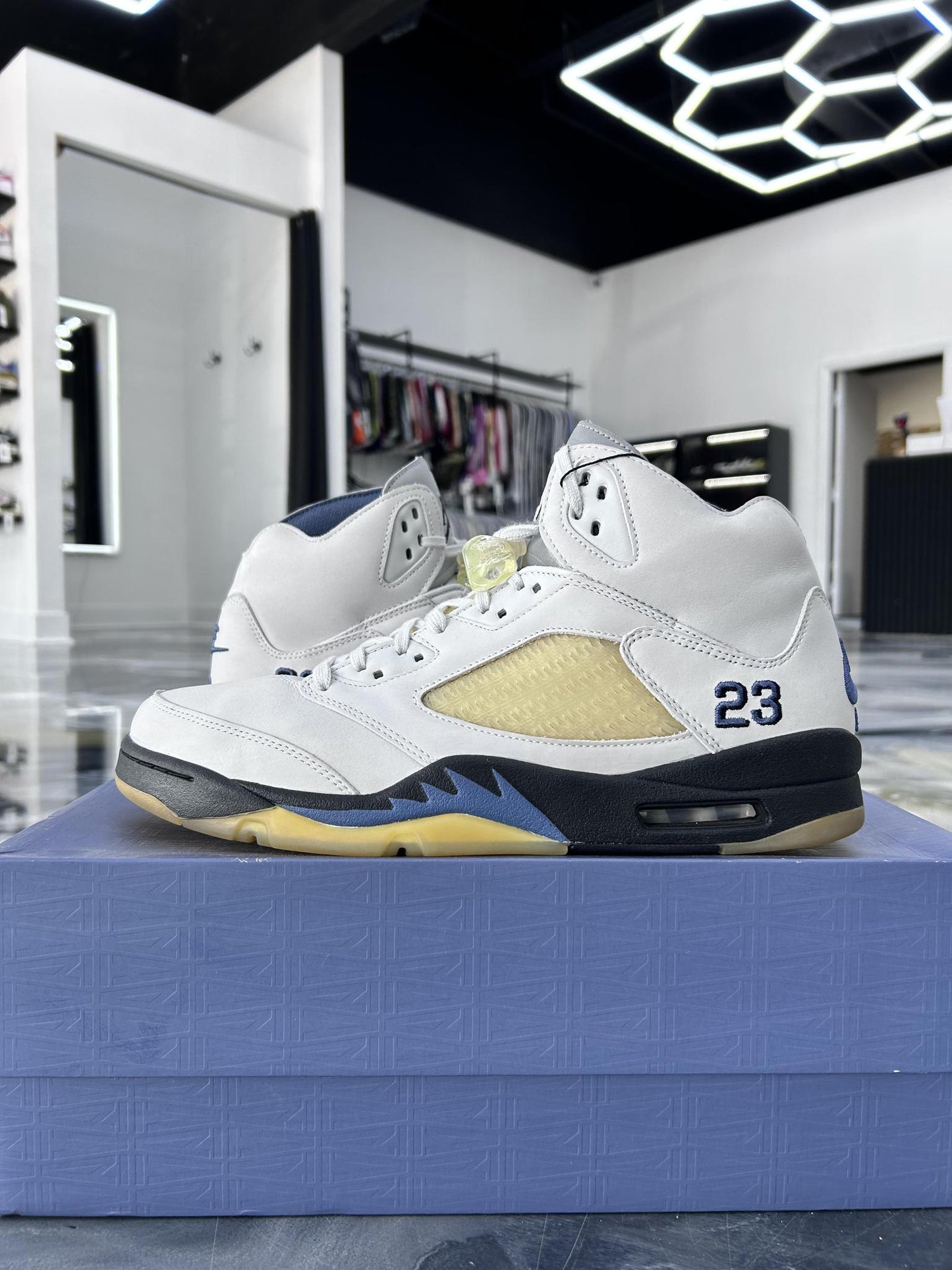Jordan 5 x A Ma Maniere "Dawn" Used Size 13M/14.5W