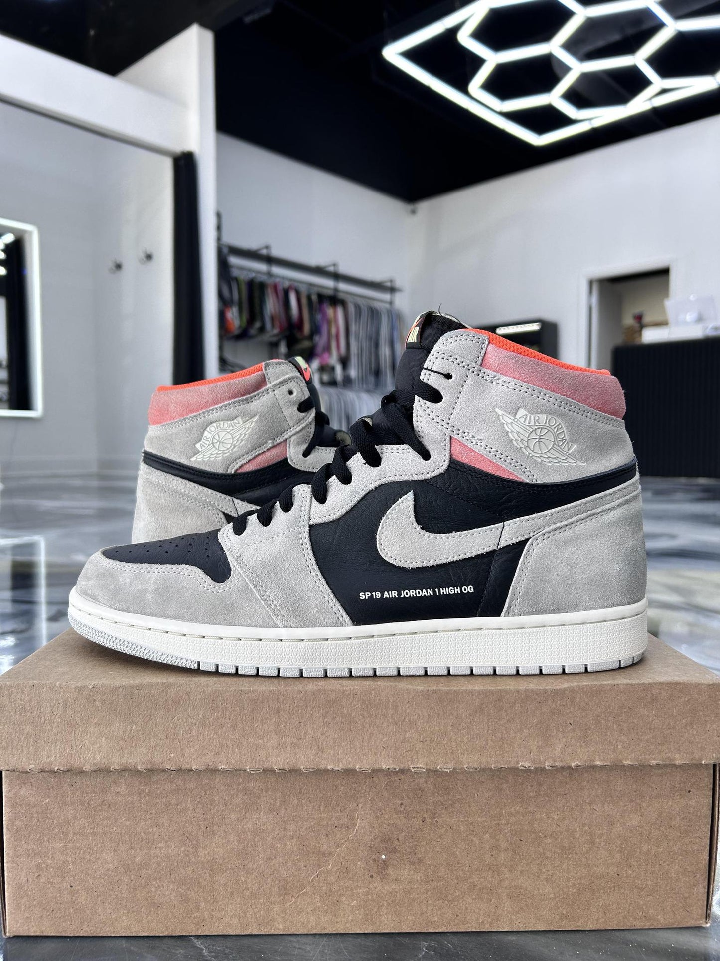 Jordan 1 "Hyper Crimson" Used Size 13