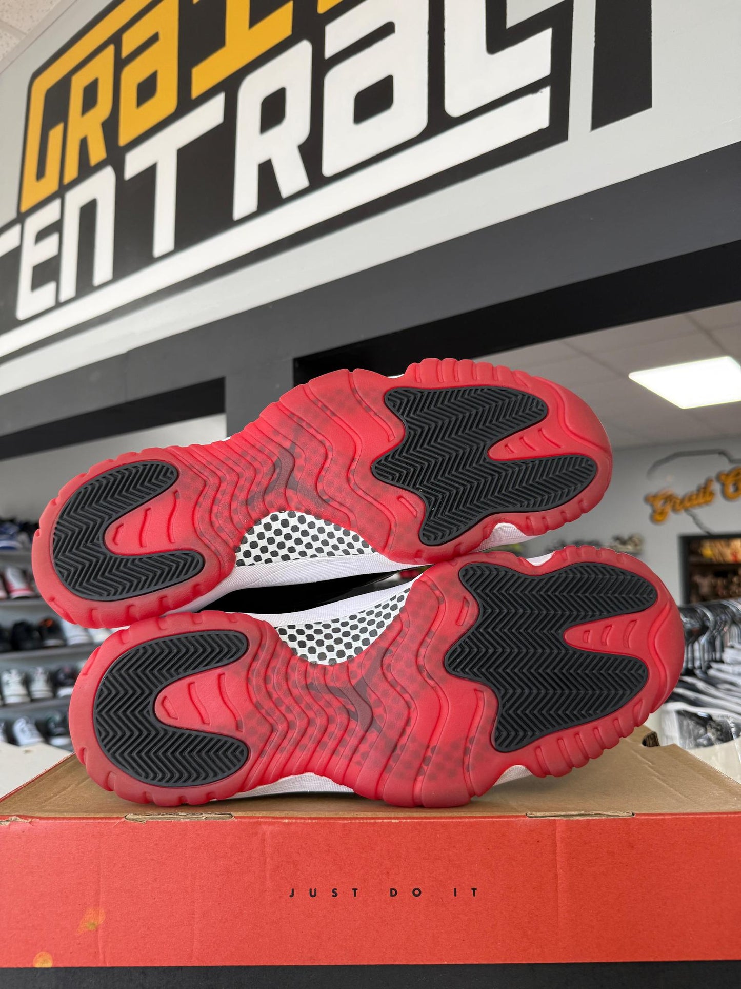 Jordan 11 "Bred" Used Size 14