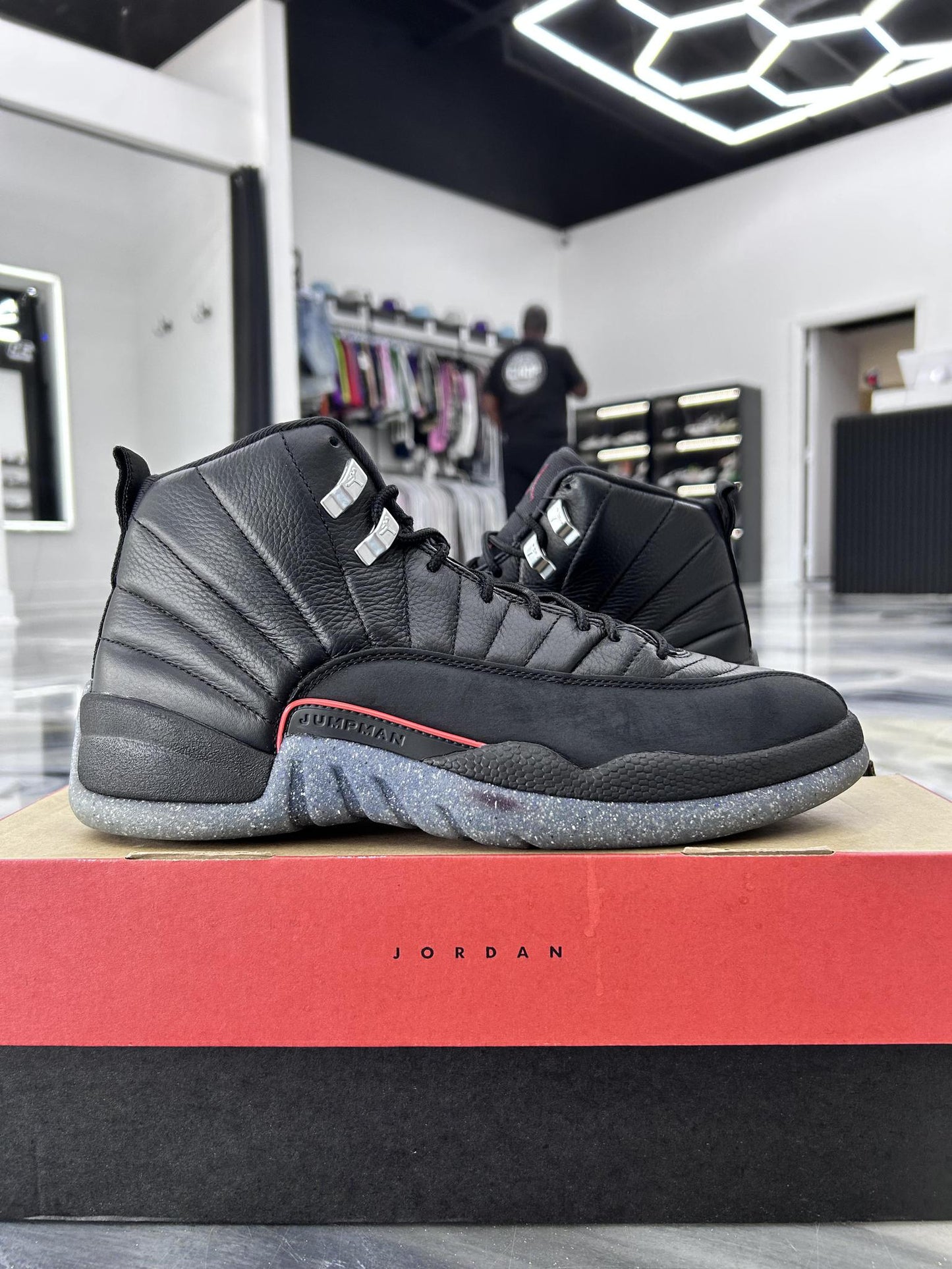 Jordan 12 "Utility" Used Size 10.5