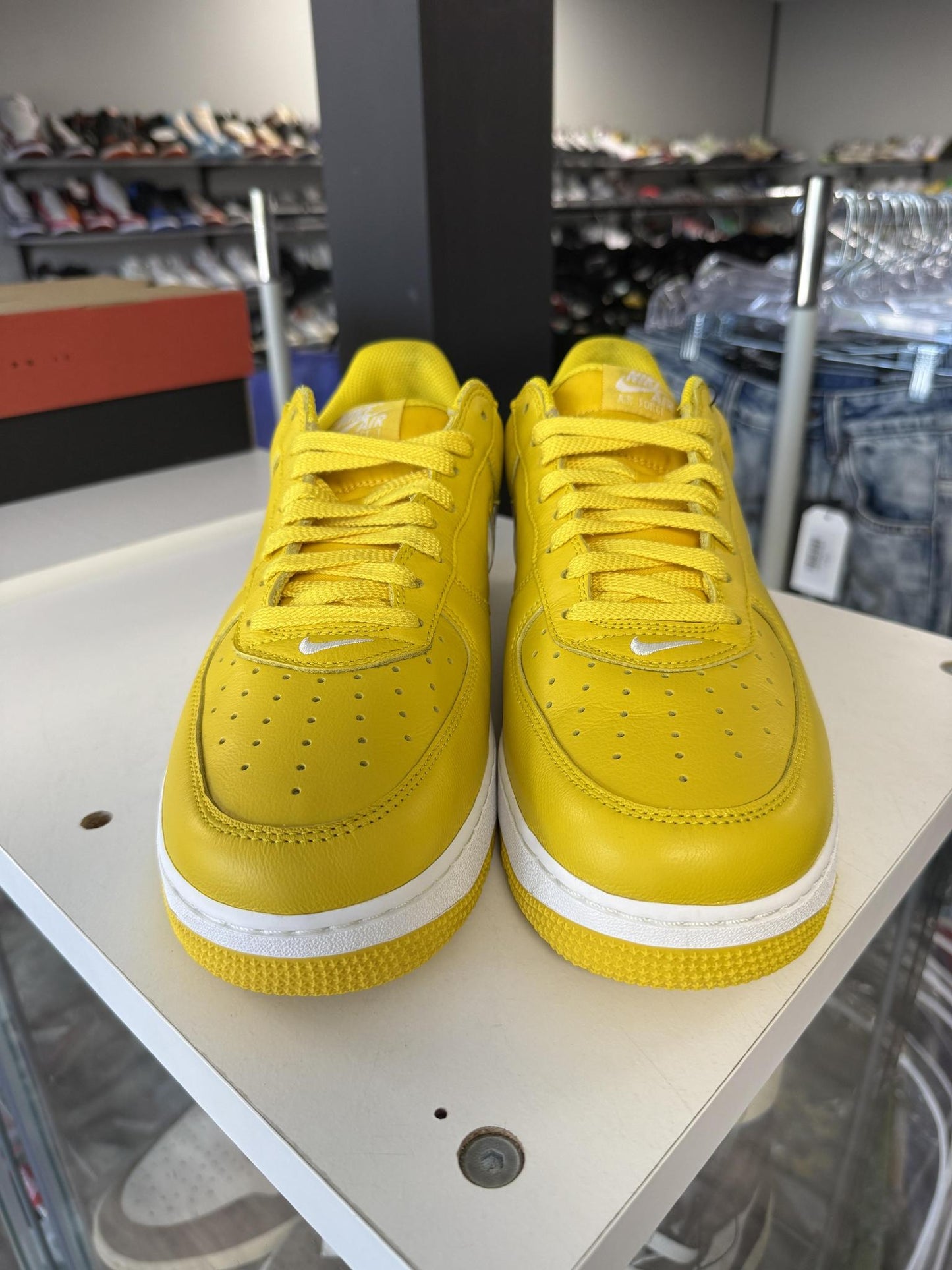Nike AF1 Low "Jewel Yellow" Used Size 11.5