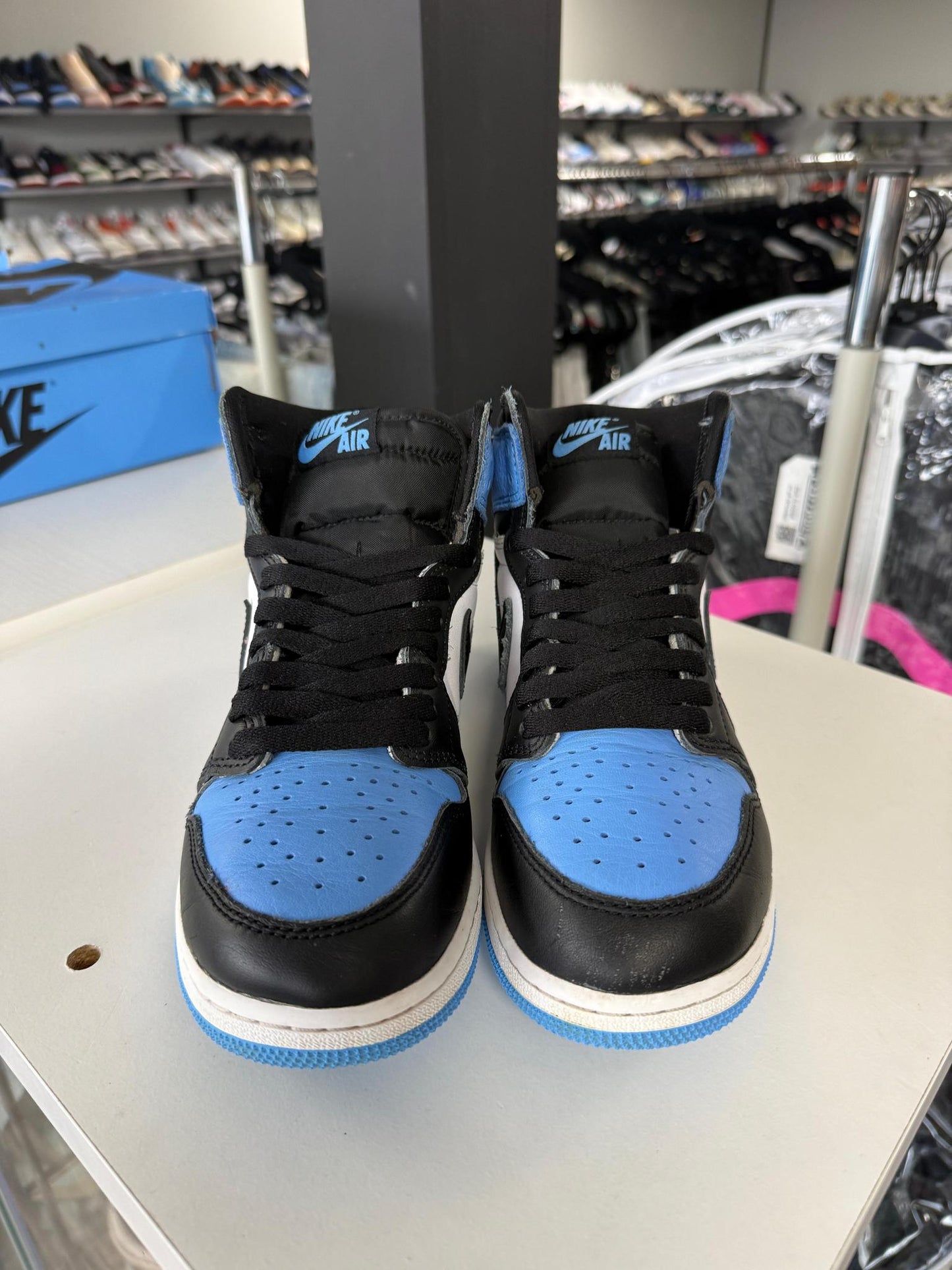 Jordan 1 "UNC Toe" Used Size 6Y/7.5W