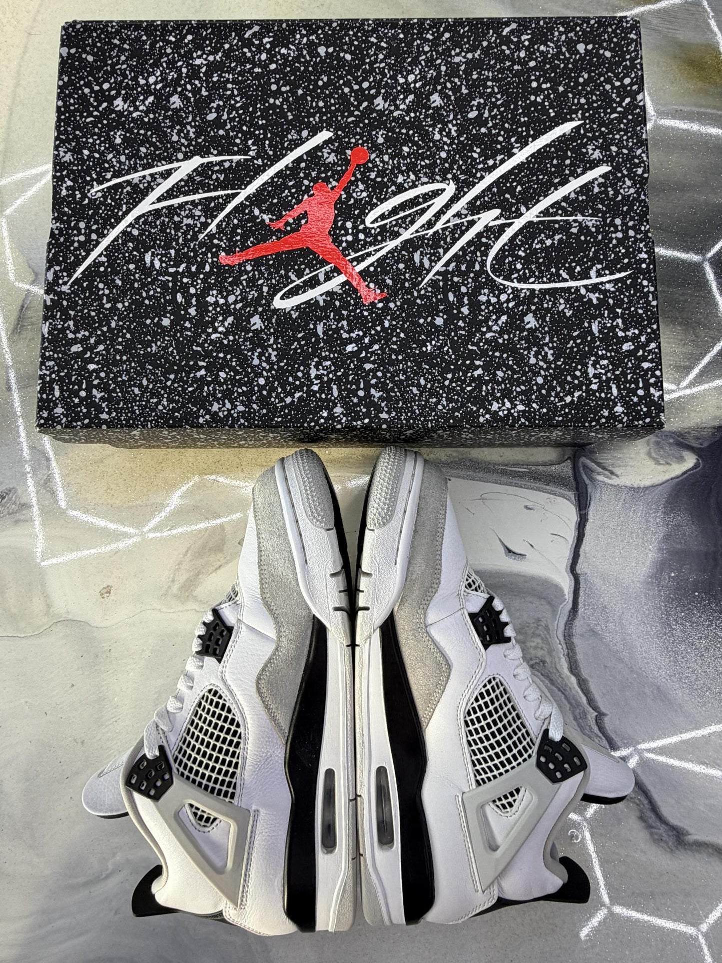 Jordan 4 "Military Black" Used Size 9.5