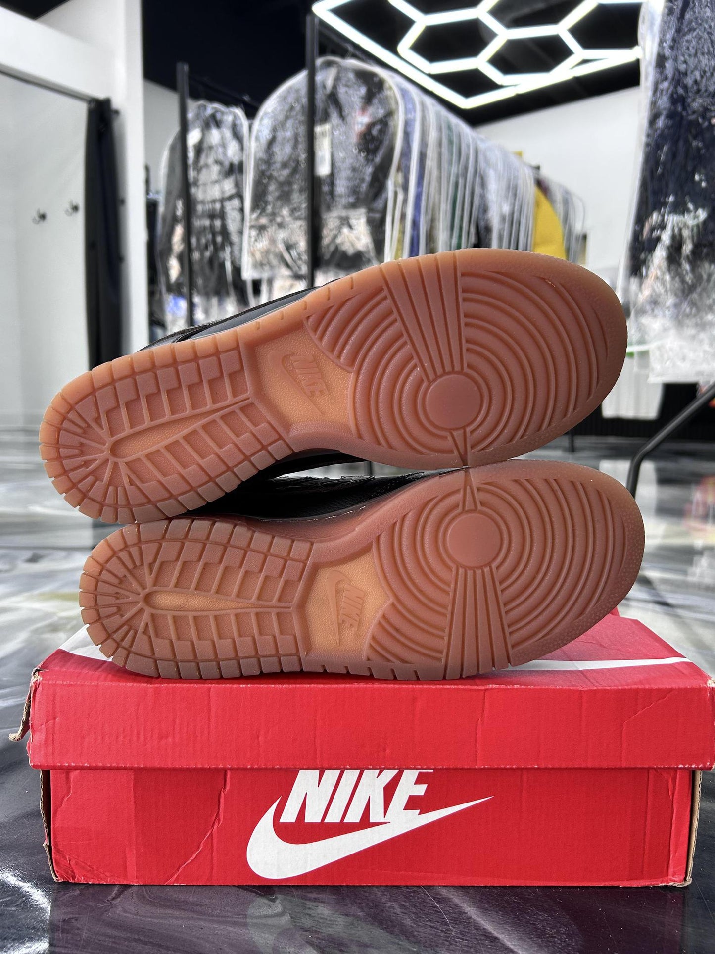 Nike Dunk Low "Velvet Brown" Used Size 9.5