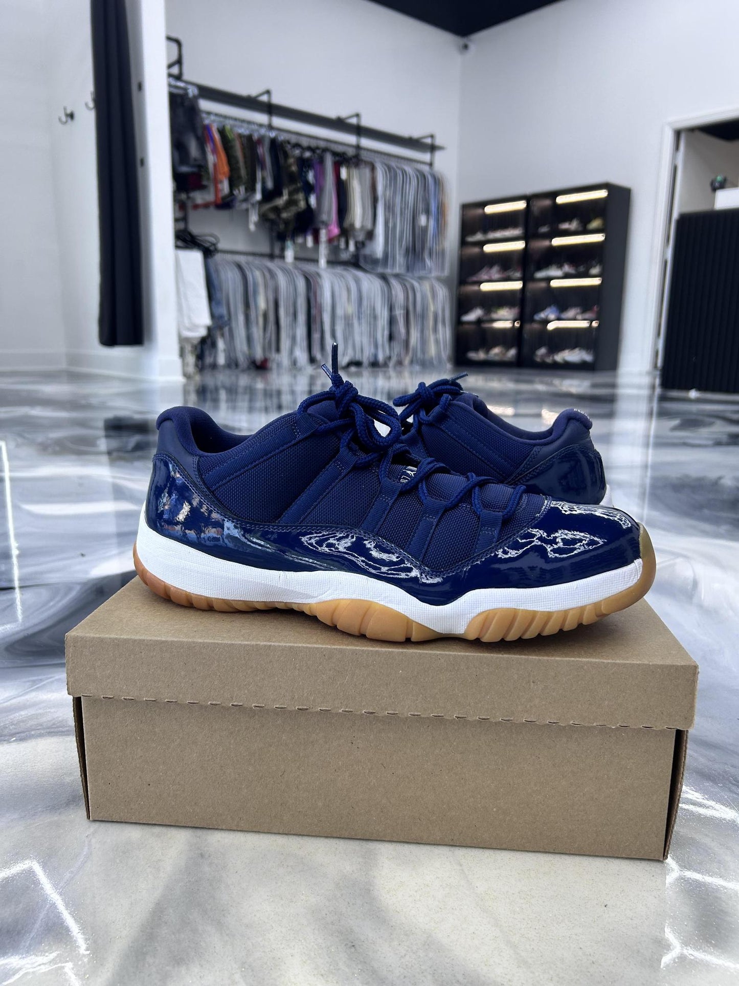 Jordan 11 Low "Navy Gum" Used Size 14