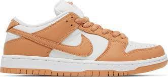 Nike Dunk Low SB "Light Cognac"