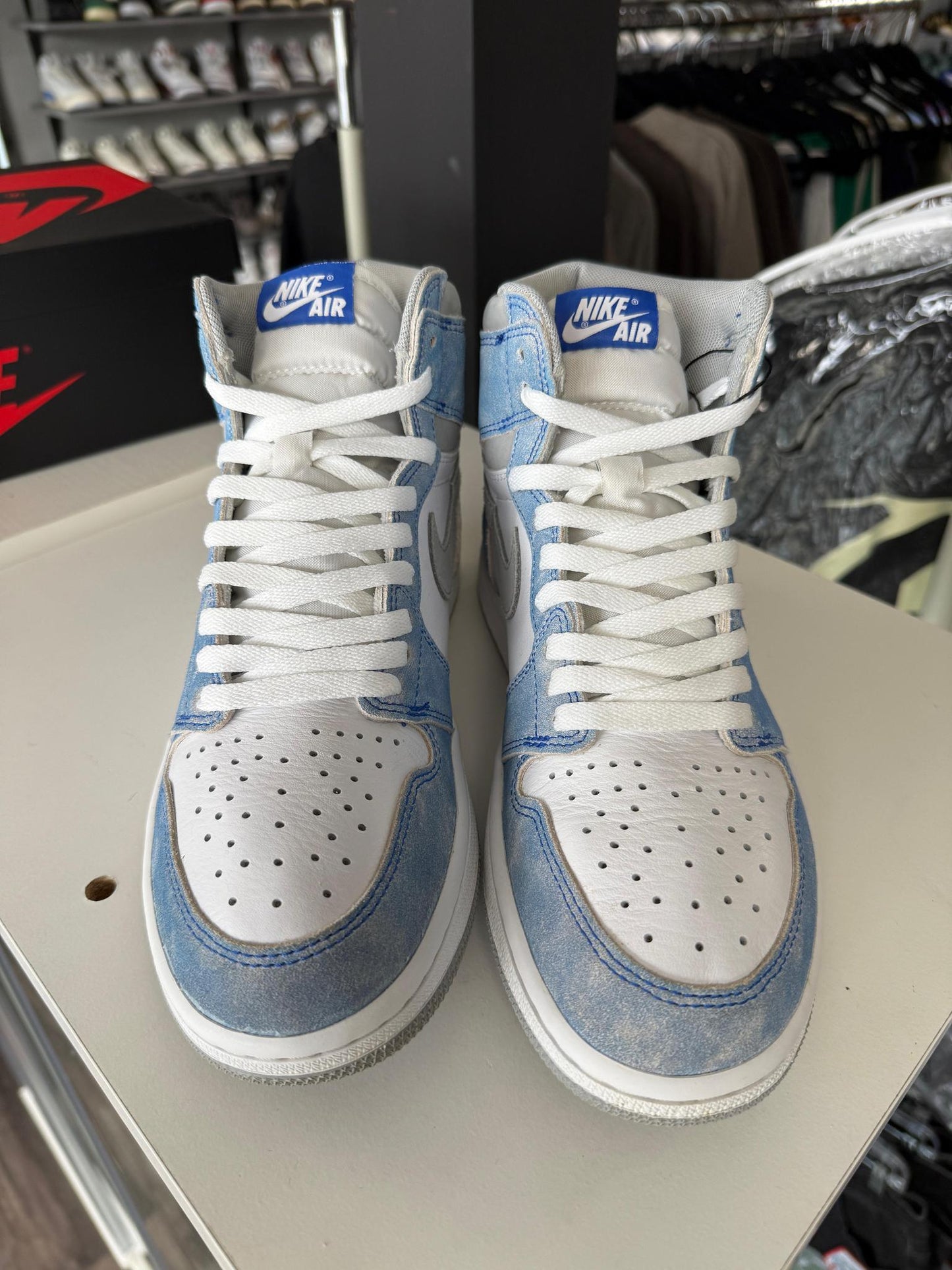 Jordan 1 "Hyper Royal" Used Size 9.5