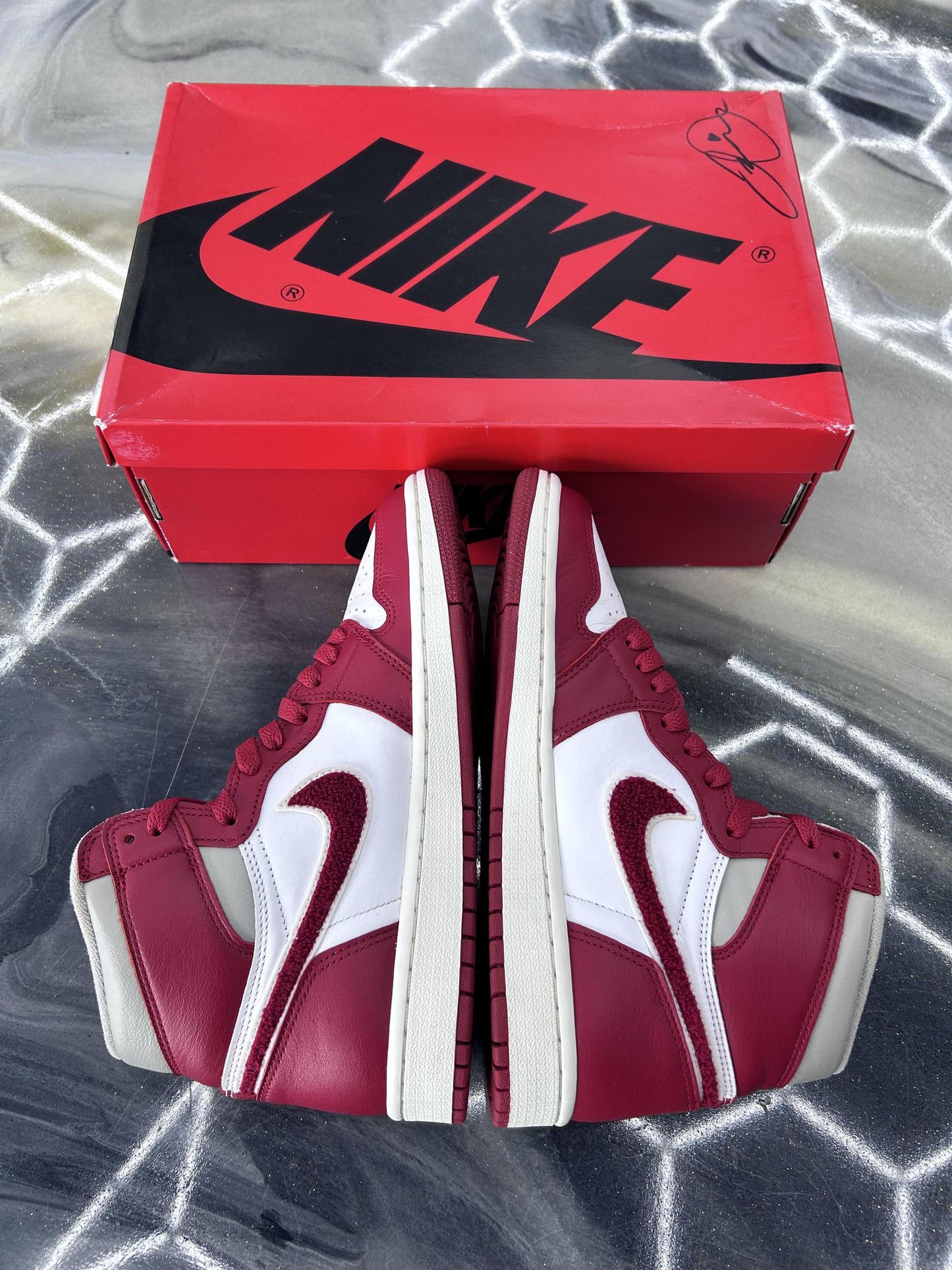 Jordan 1 High "Varsity Red" Used Size 6.5Y/8W