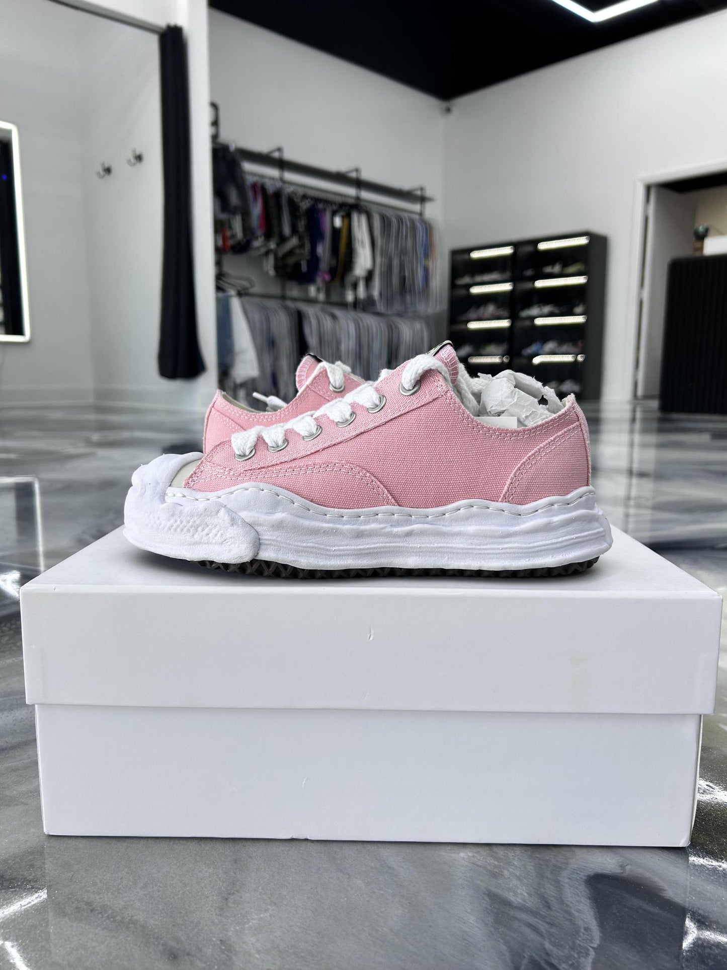 Maison Mihara Yasuhiro Peterson Low "Pink" Used Size 5Y/6.5W