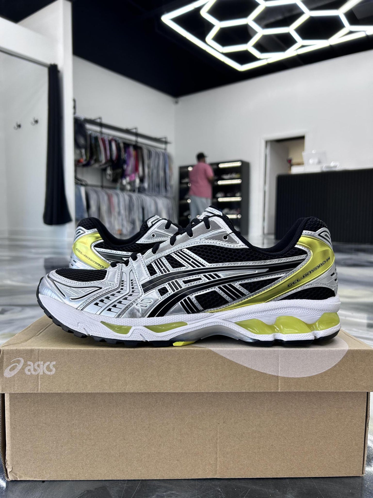 Asics Kayano 14 "Black Lemon Spark" Used Size 13
