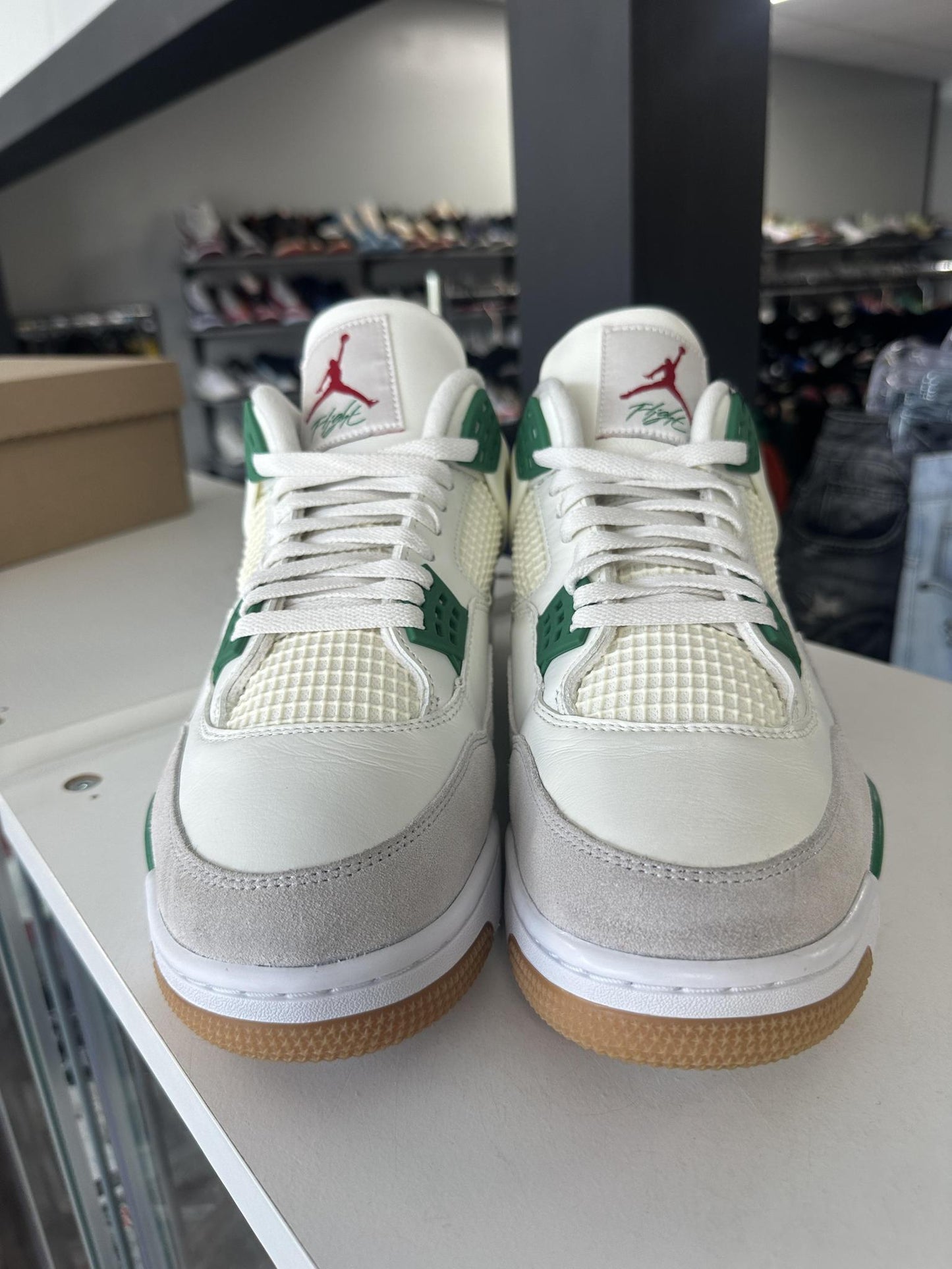 Jordan 4 SB "Pine Green" Size 13