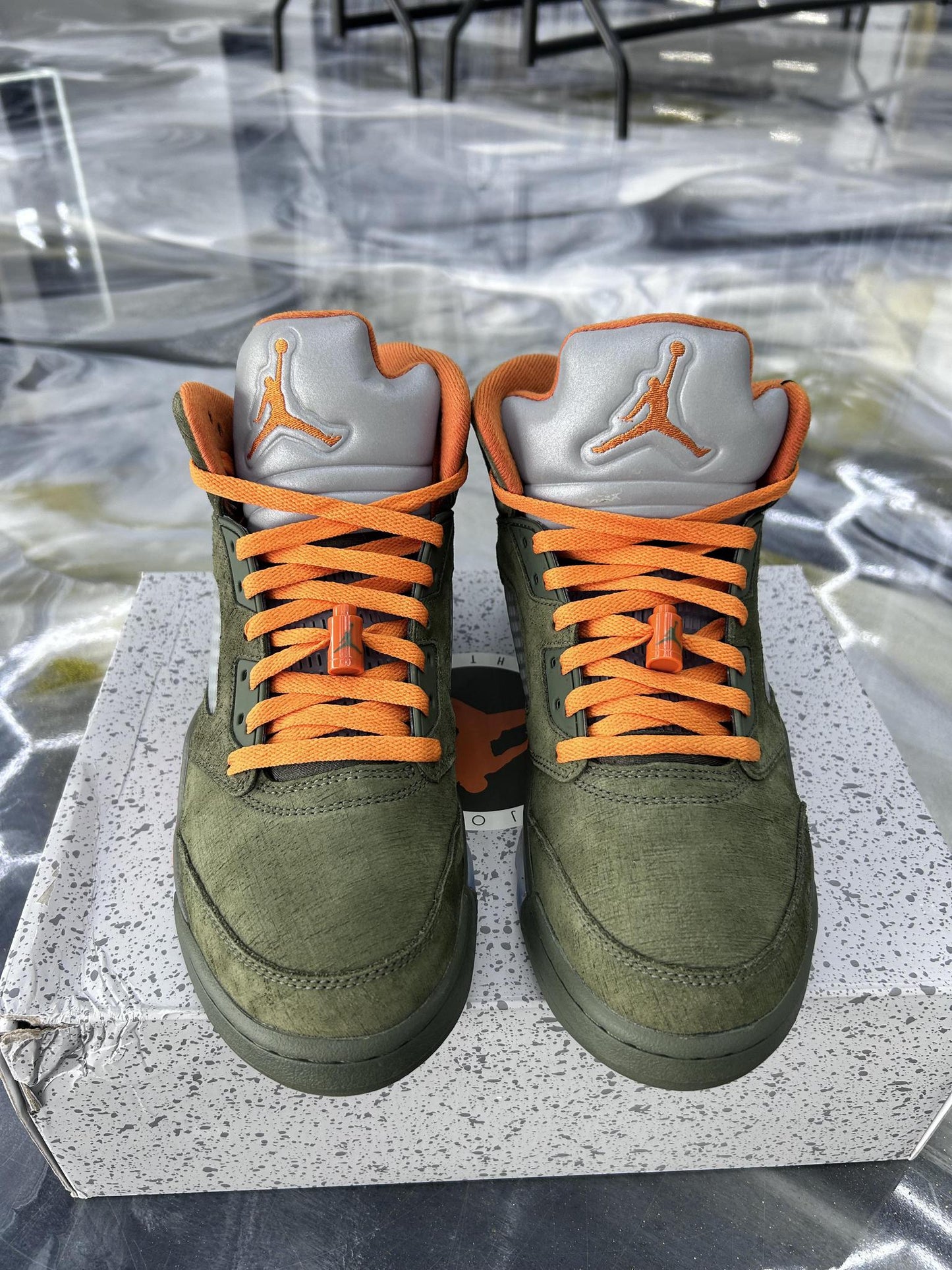 Jordan 5 Olive Used Size 9.5