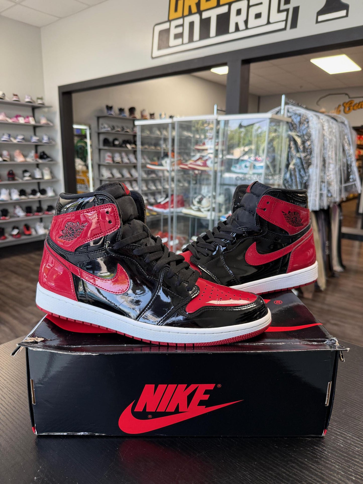 Jordan 1 "Patent Bred" Used Size 13