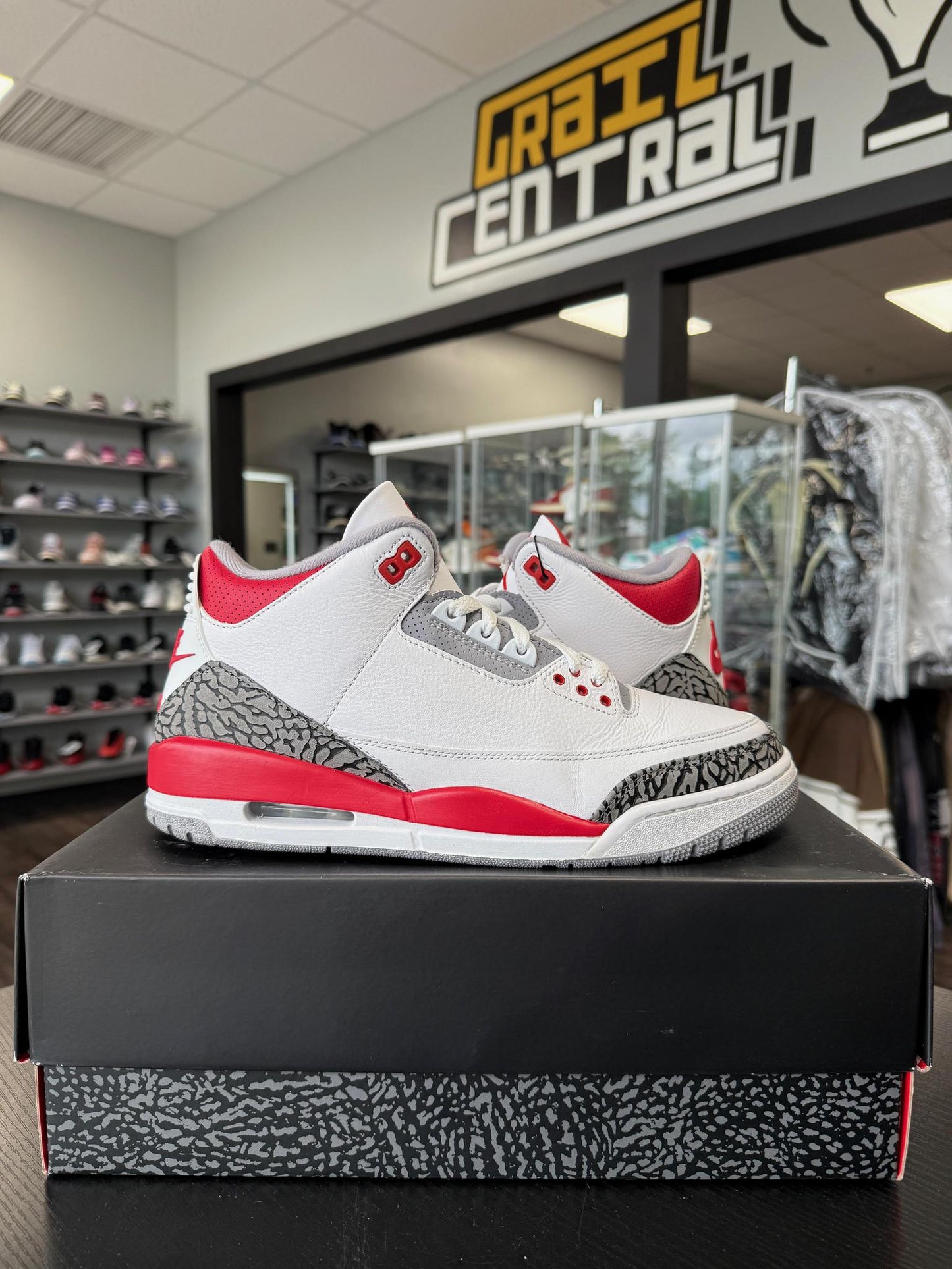 Jordan 3 "Fire Red" Used Size 10