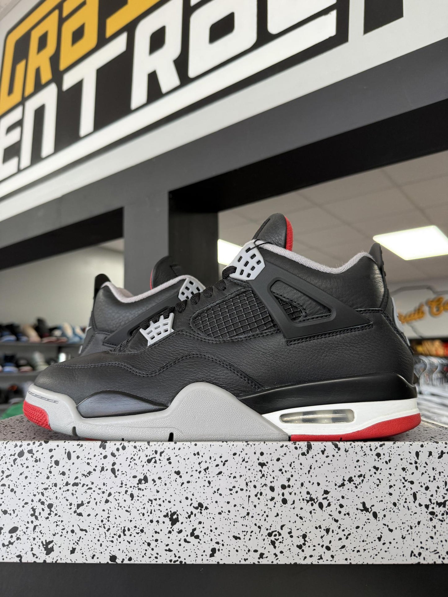 Jordan 4 "Bred Reimagined" Used Size 10.5