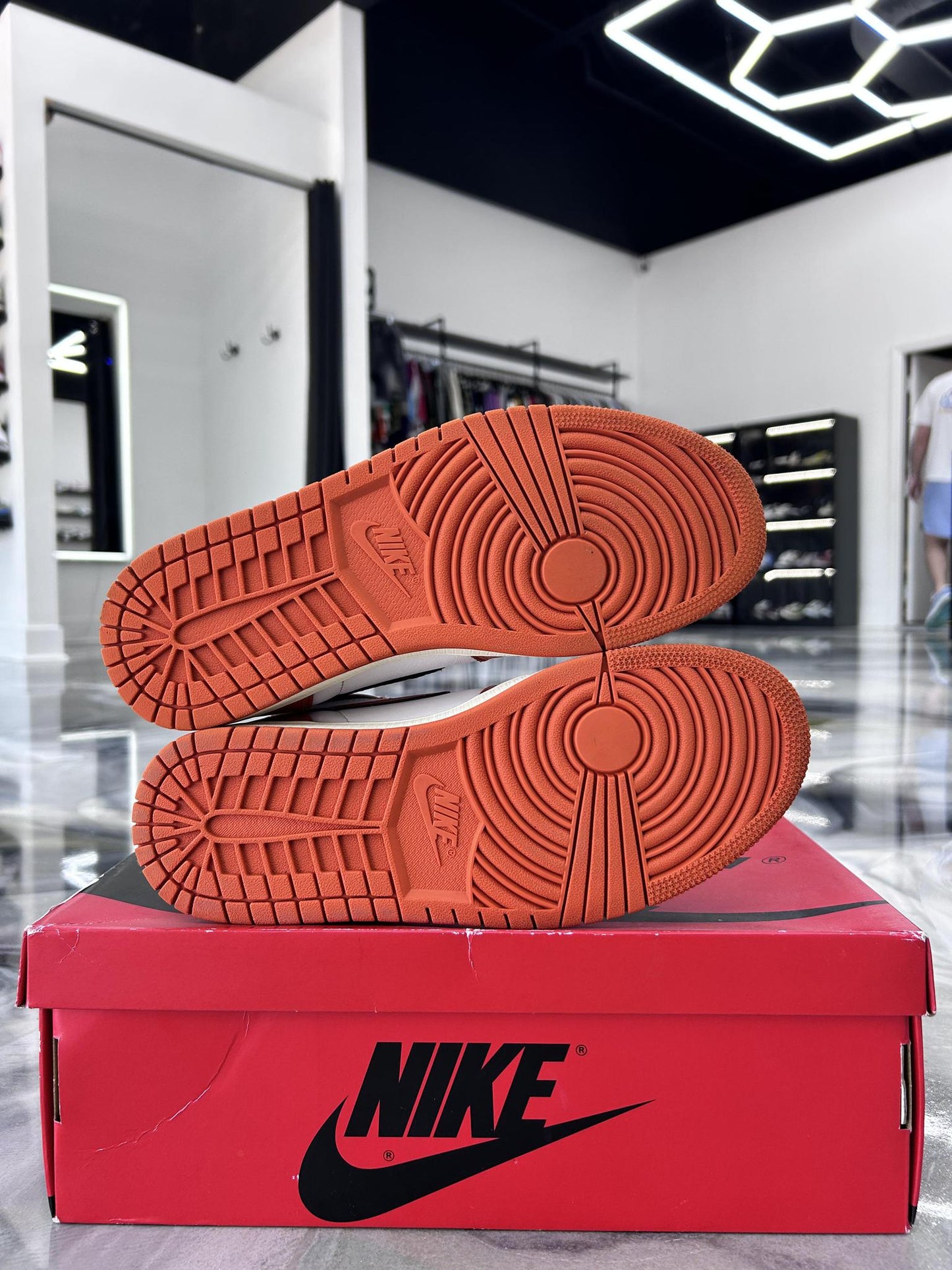 Jordan 1 "Starfish" Used Size 8.5M/10W