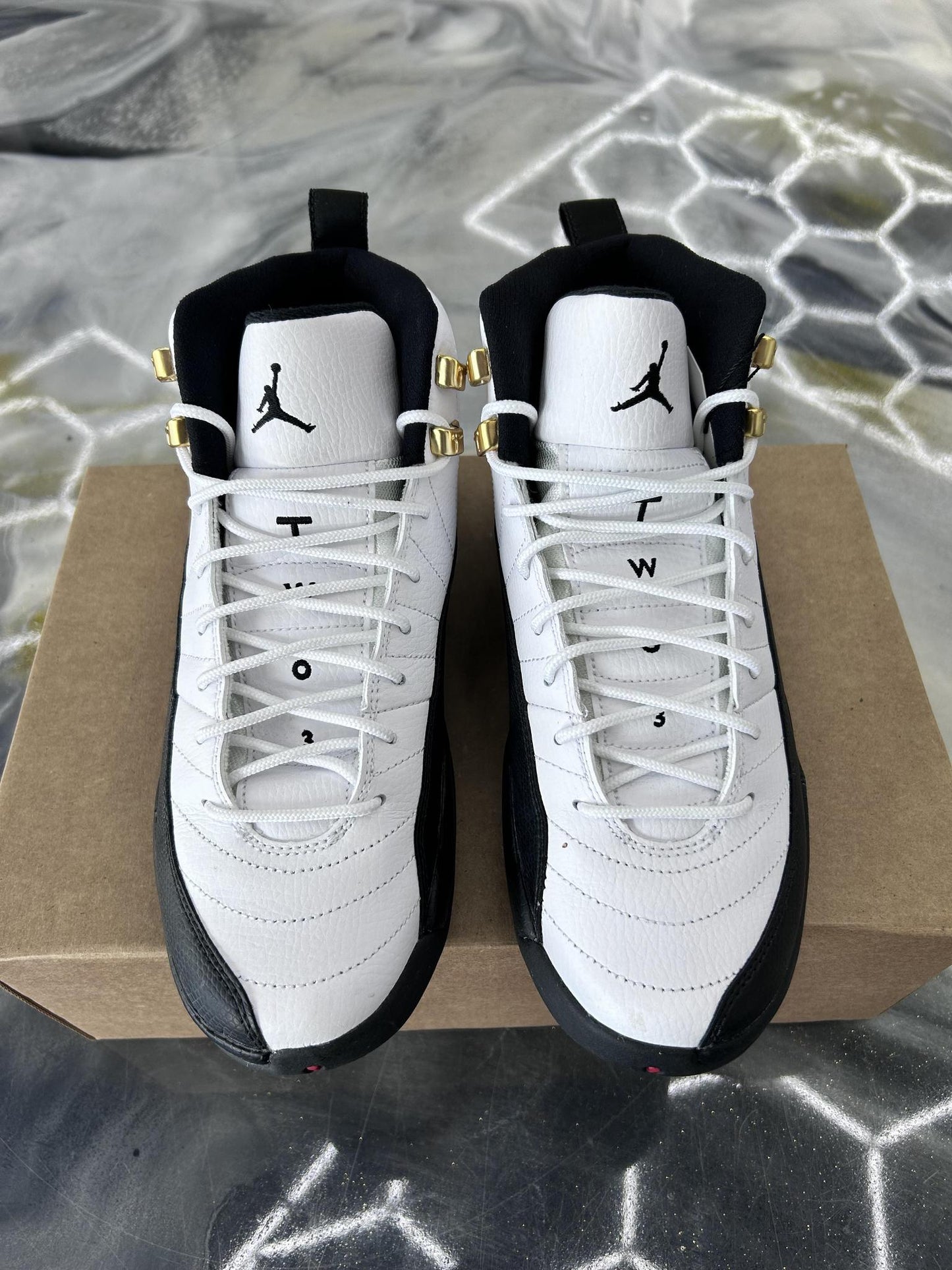 Jordan 12 "Taxi" Used Size 7Y/8.5W