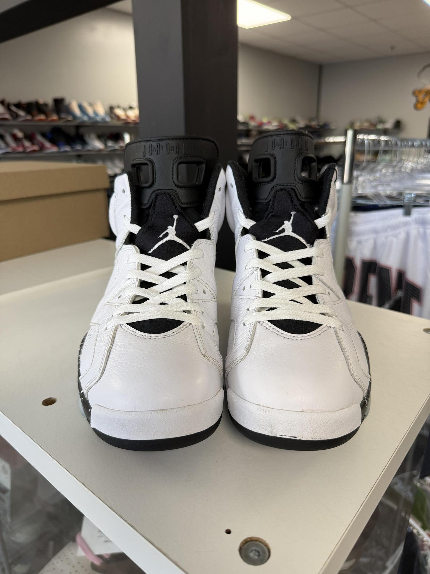 Jordan 6 "Reverse Oreo" Used Size 9