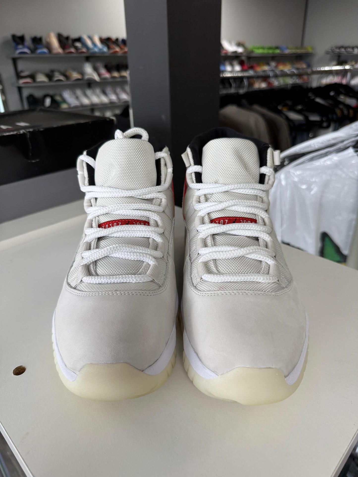 Jordan 11 "Platinum Tint" Used Size 9.5