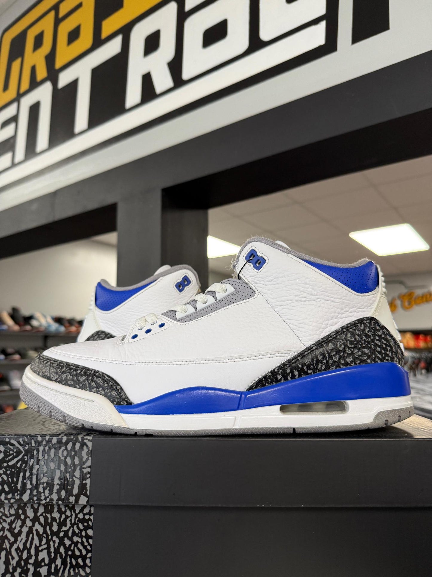 Jordan 3 "Racer Blue" Used Size 11.5