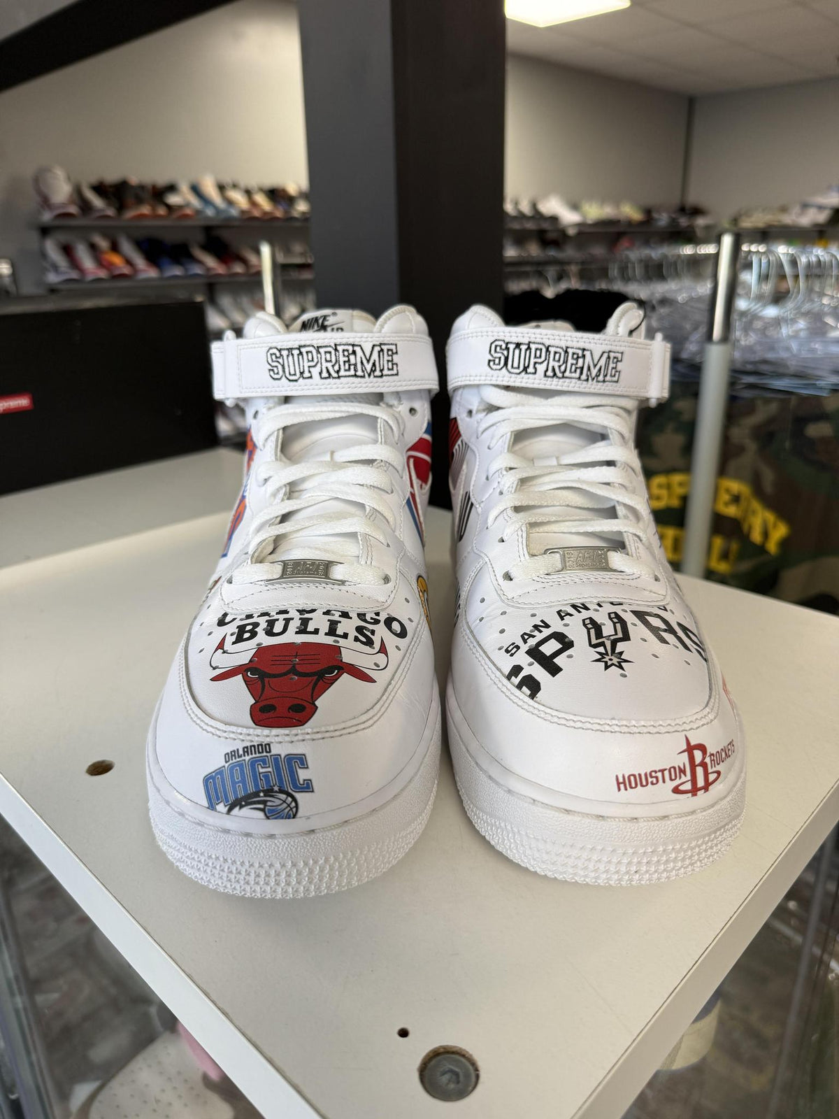 Nike AF1 Mid x Supreme "White" Used Size 12
