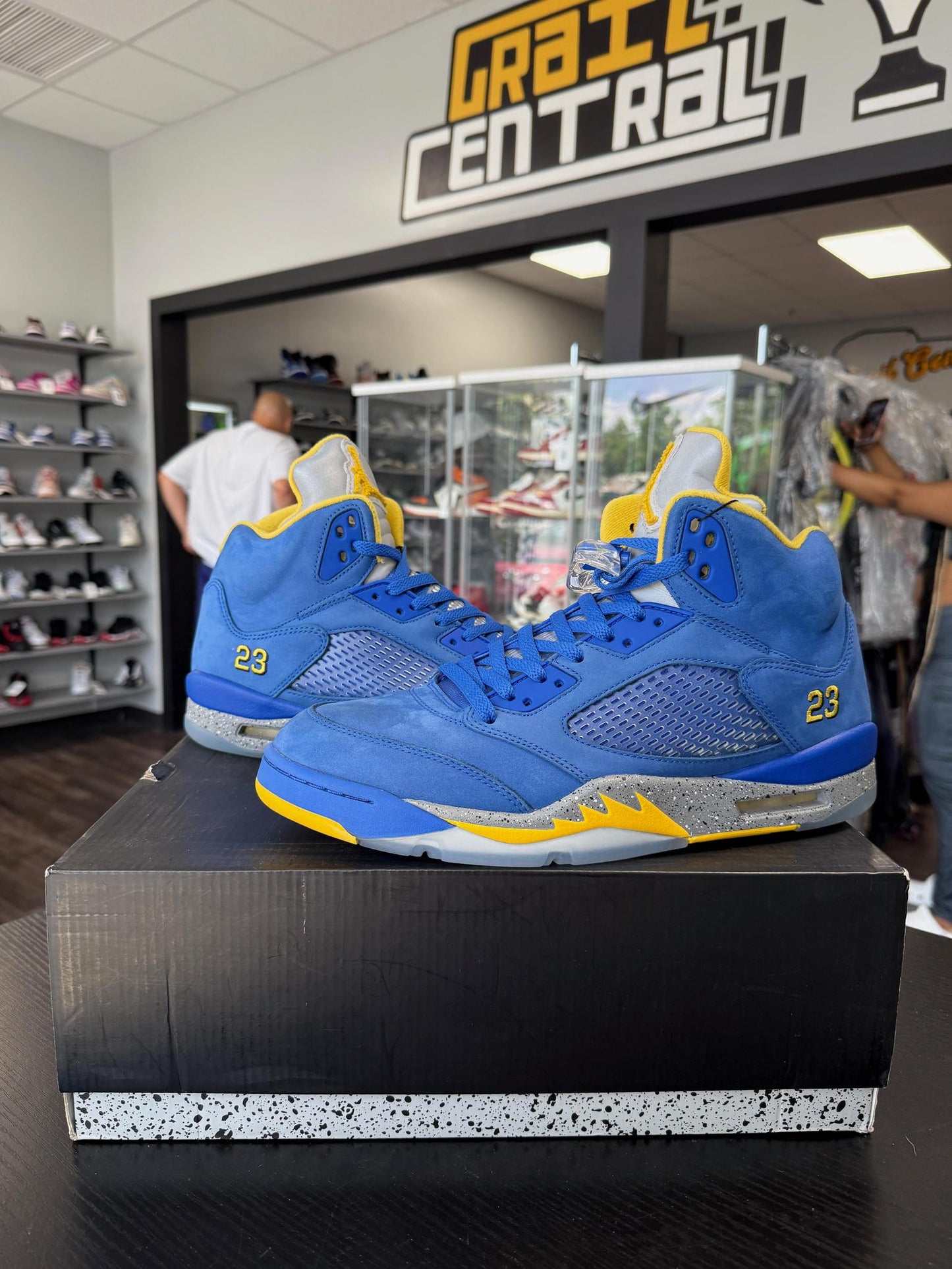 Jordan 5 "Laney" Used Size 12