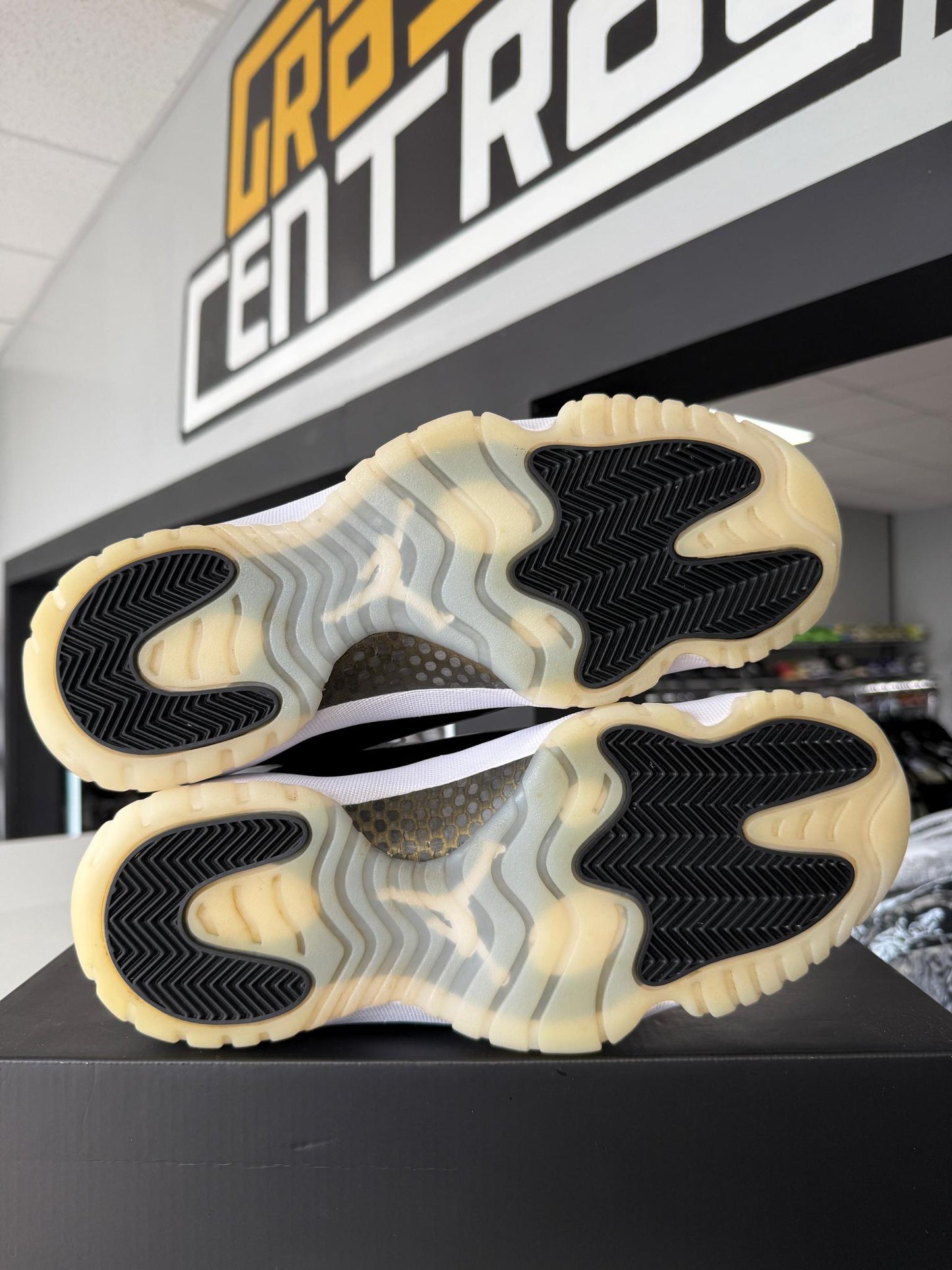 Jordan 11 "DMP Gratitude" Used Size 9.5