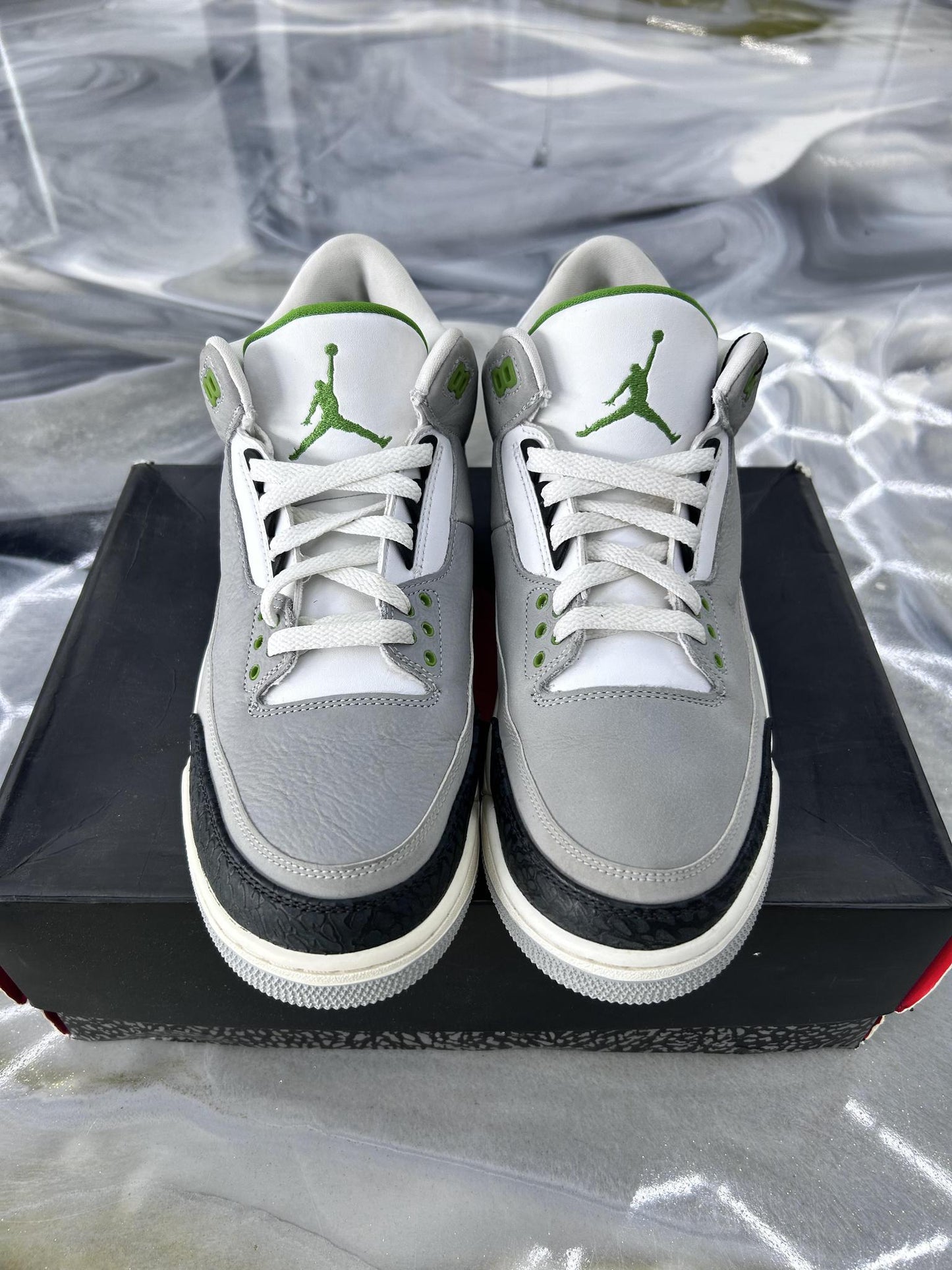 Jordan 3 "Chlorophyll" Used Size 10.5