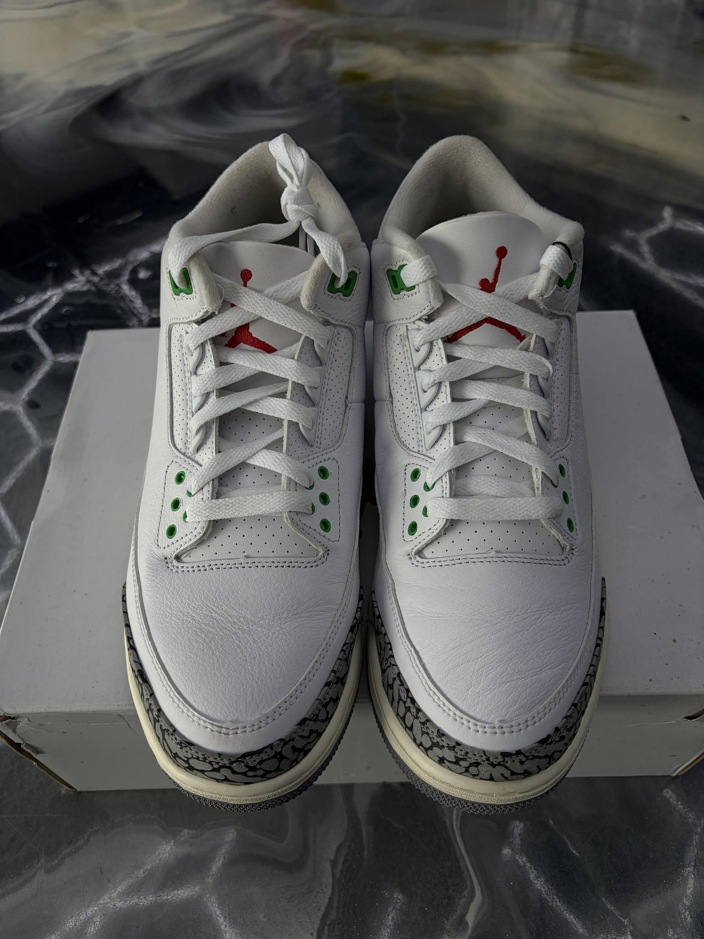 Jordan 3 "Lucky Green" Used Size 10.5W/9M