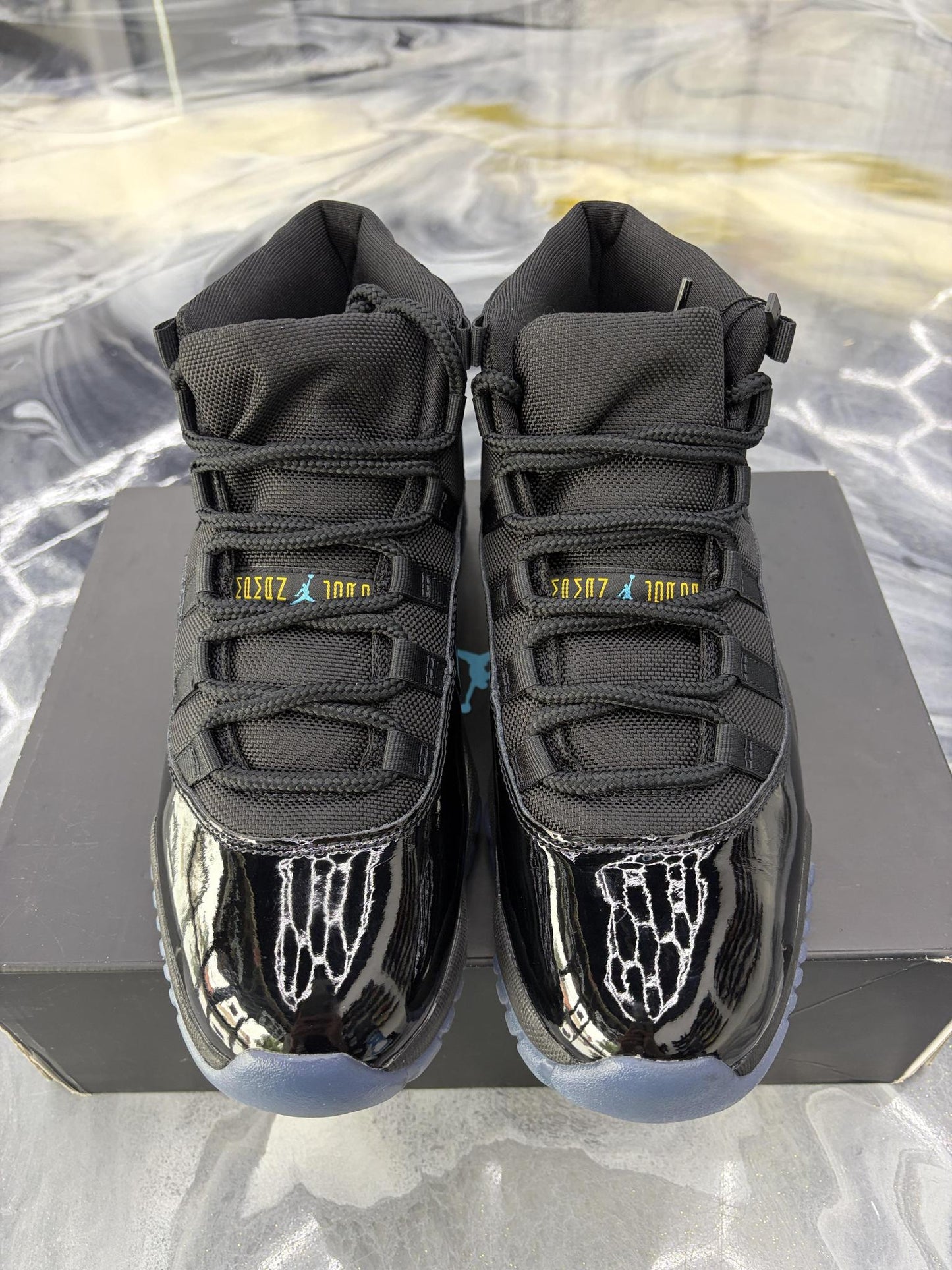 Jordan 11 "Gamma" Used Size 9