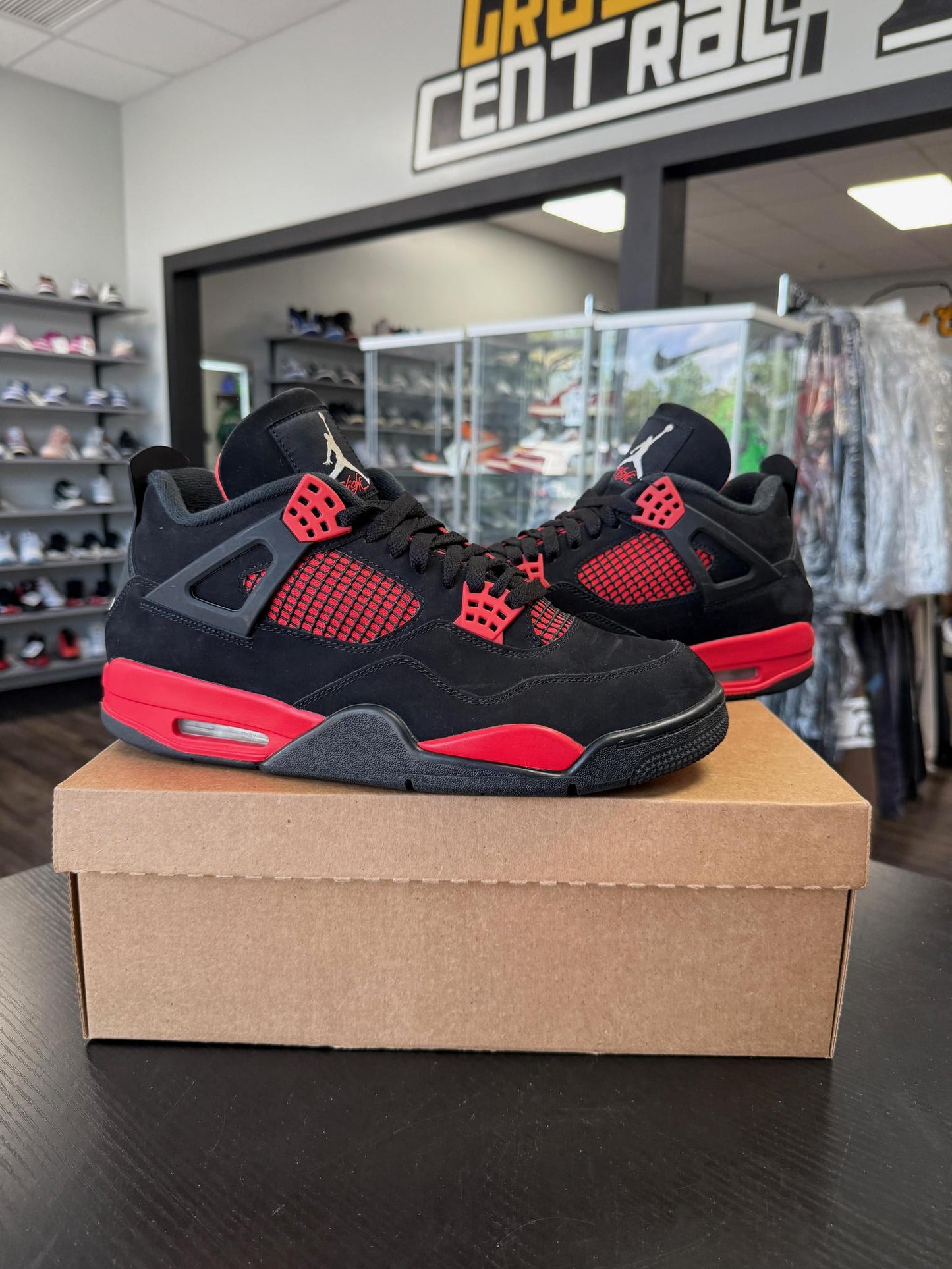Jordan 4 "Red Thunder" Used Size 11.5