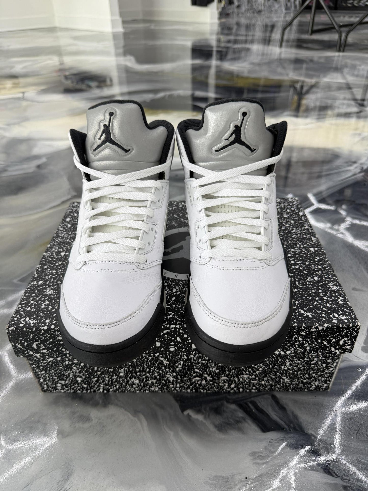 Jordan 5 "White Metallic" Used Size 10