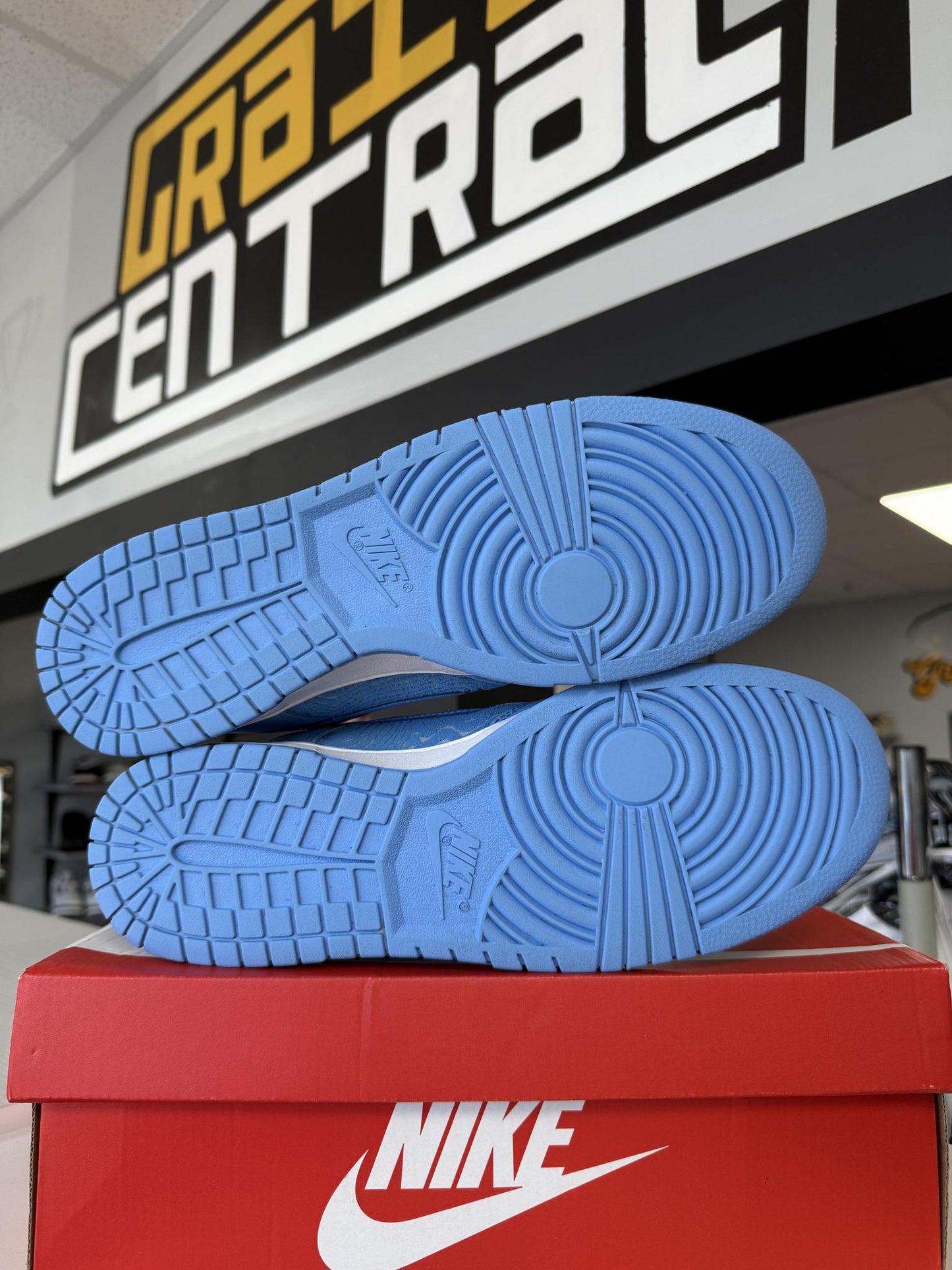 Dunk Low "Topography" Used Size 12