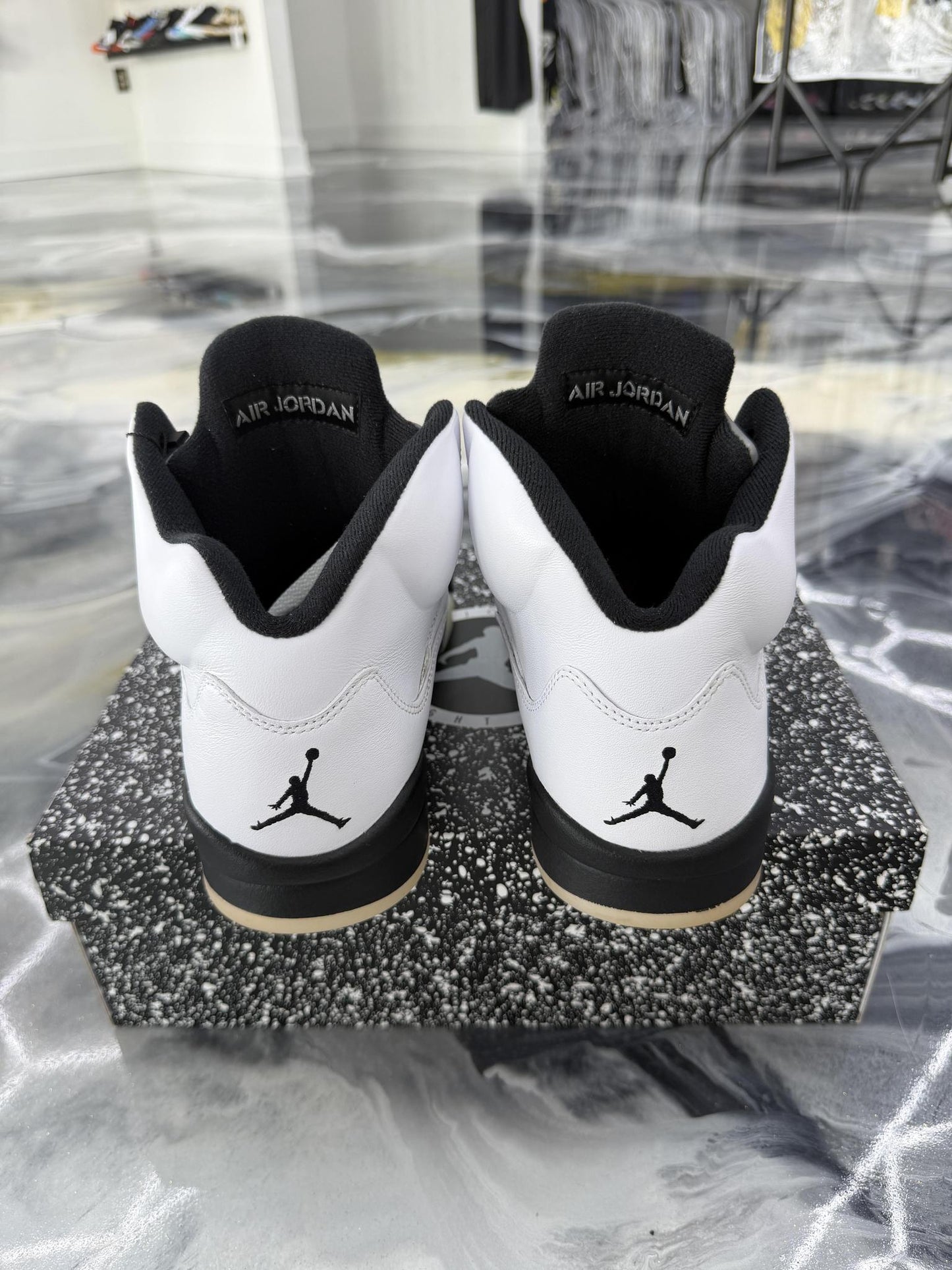 Jordan 5 "White Metallic" Used Size 10
