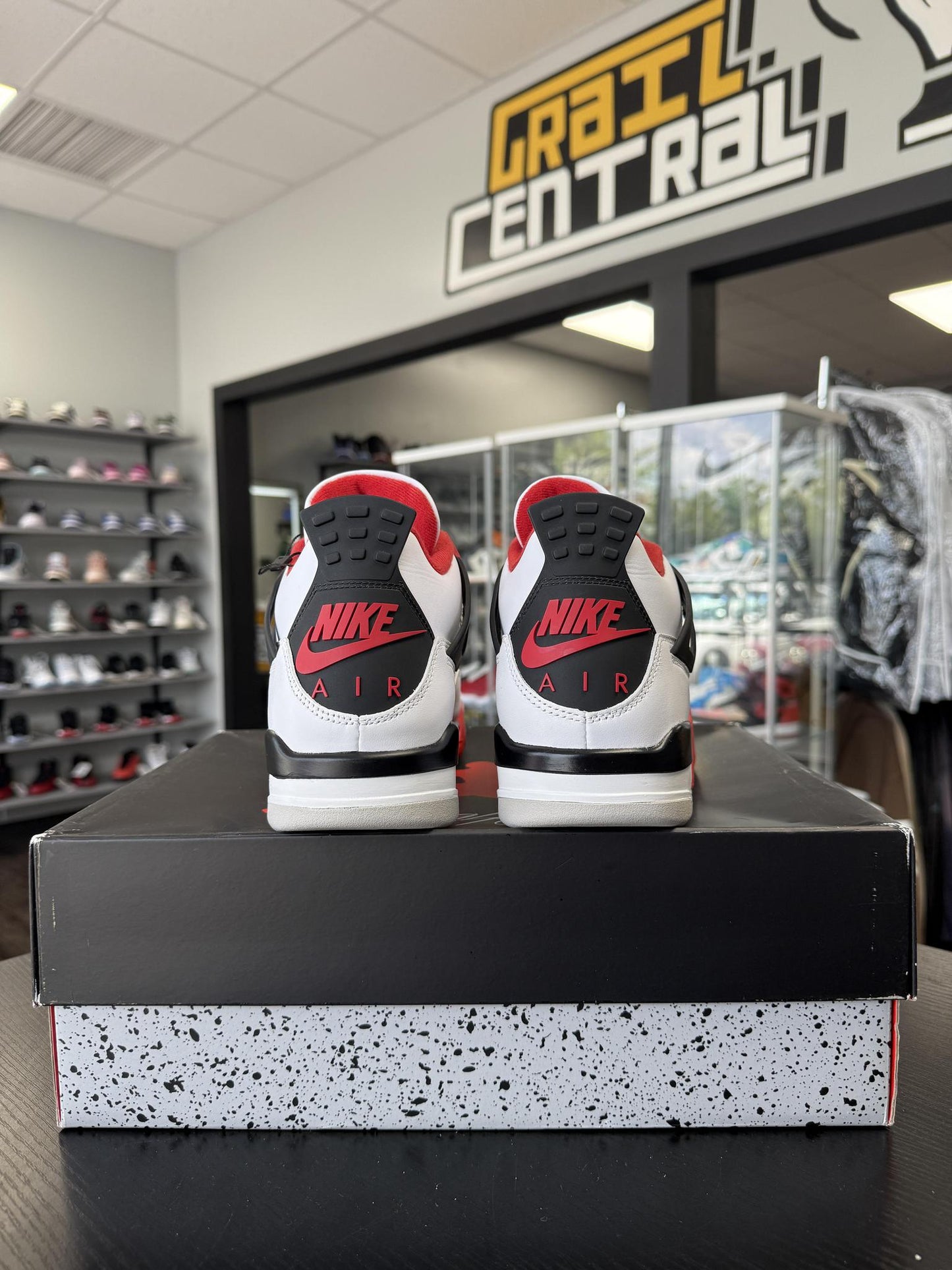 Jordan 4 "Fire Red" Used Size 10