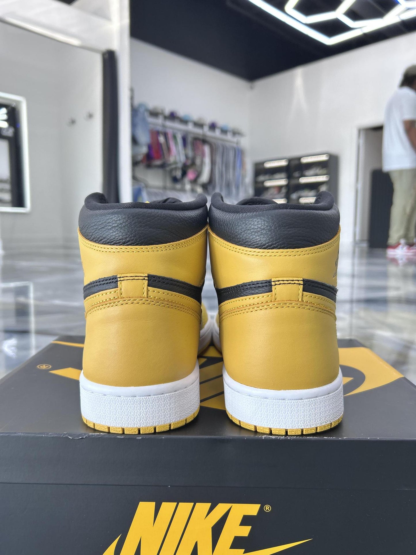 Jordan 1 "Pollen" Used Size 10.5
