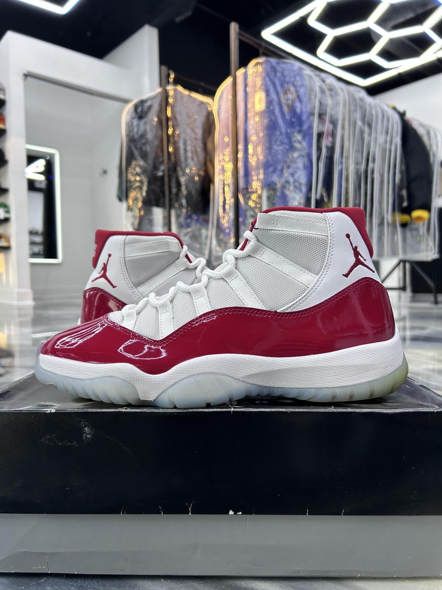 Jordan 11 "Cherry" Used Size 11