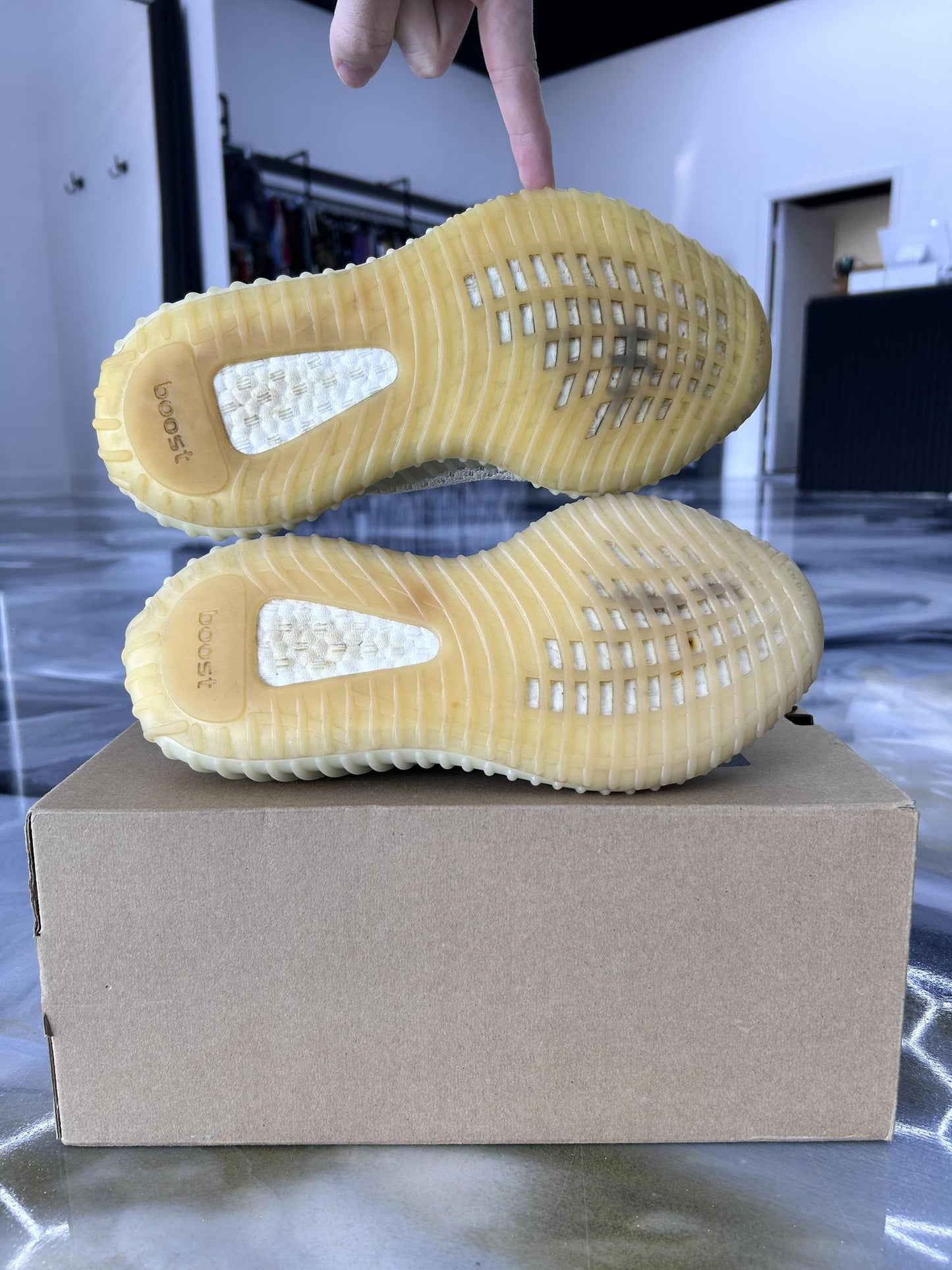 Yeezy 350 "Light" Used Size 7.5