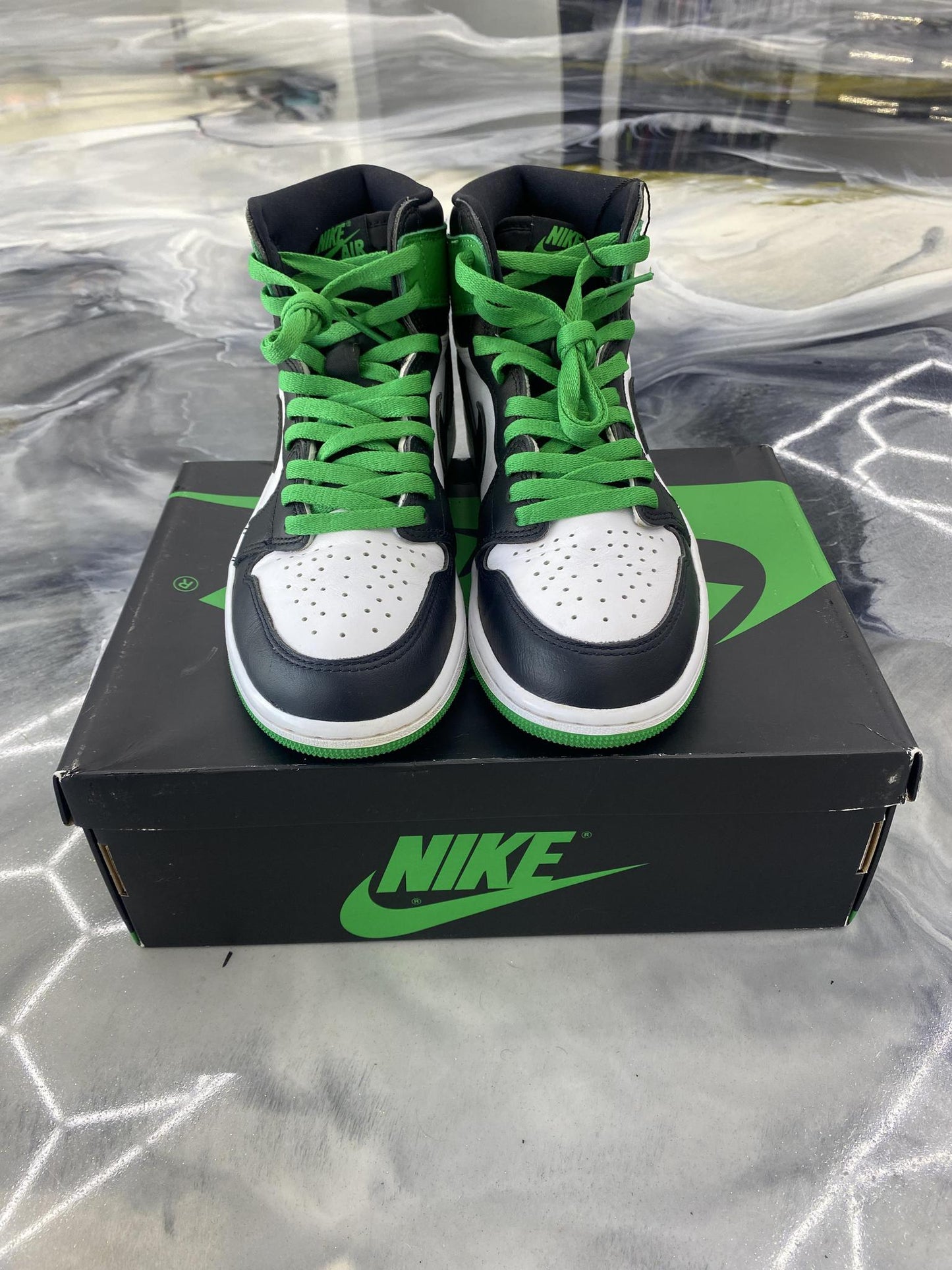 Jordan 1 "Lucky Green" Used Size 8