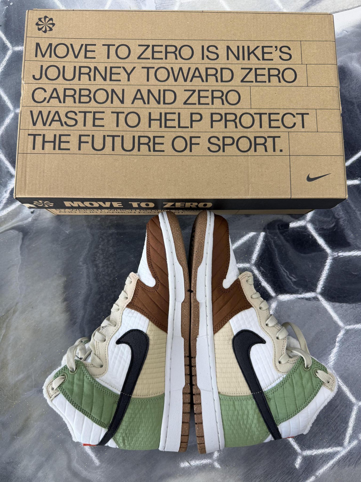 Nike Dunk High "Summit White" Used Size 6Y/7.5W