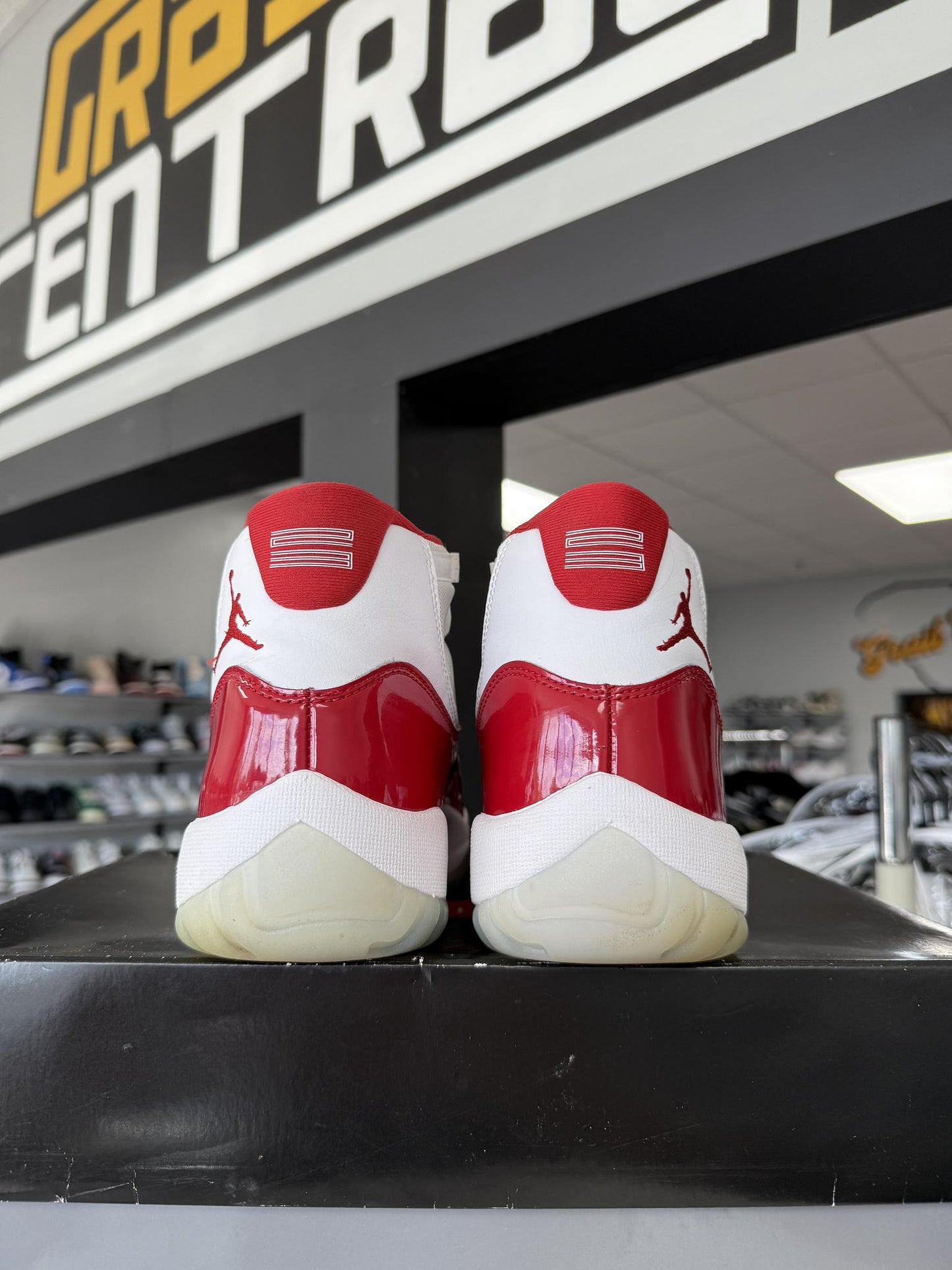Jordan 11 "Cherry" Used Size 9