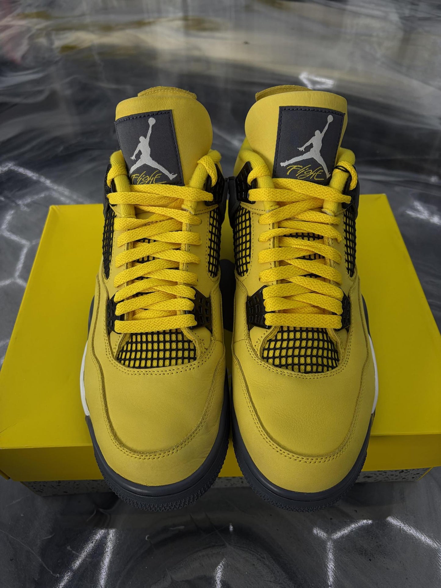 Jordan 4 "Lightning" Used Size 10.5