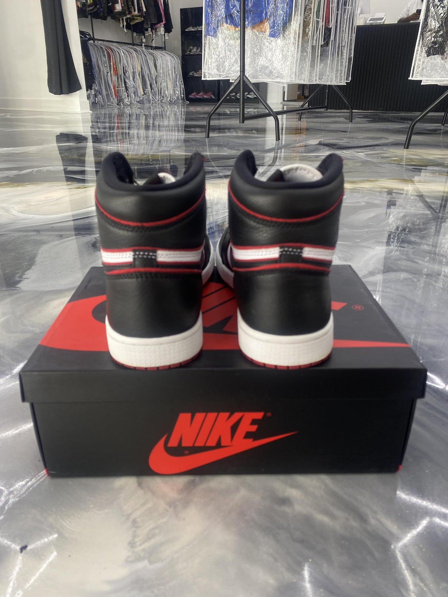 Jordan 1 "Bloodline" Used Size 9