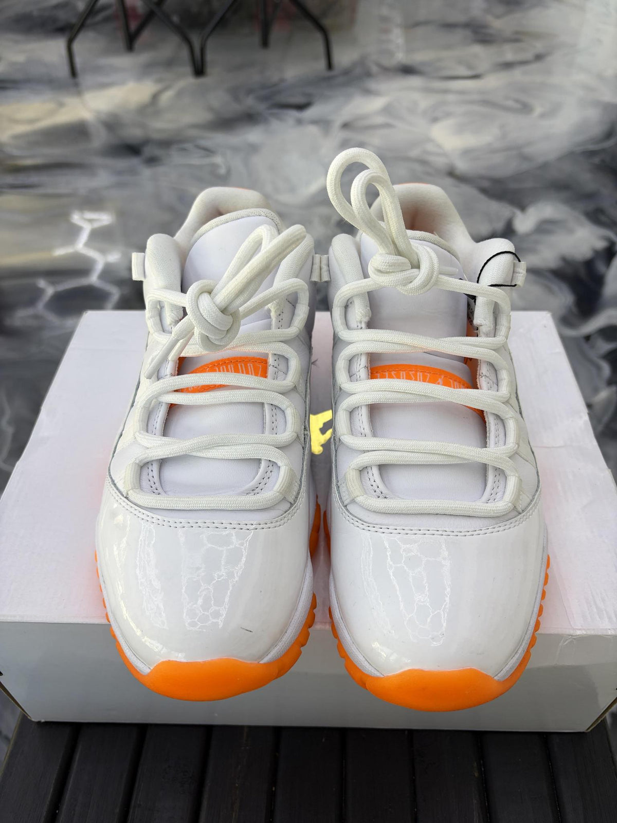 Jordan 11 Low "Citrus" Used Size 6Y/7.5W