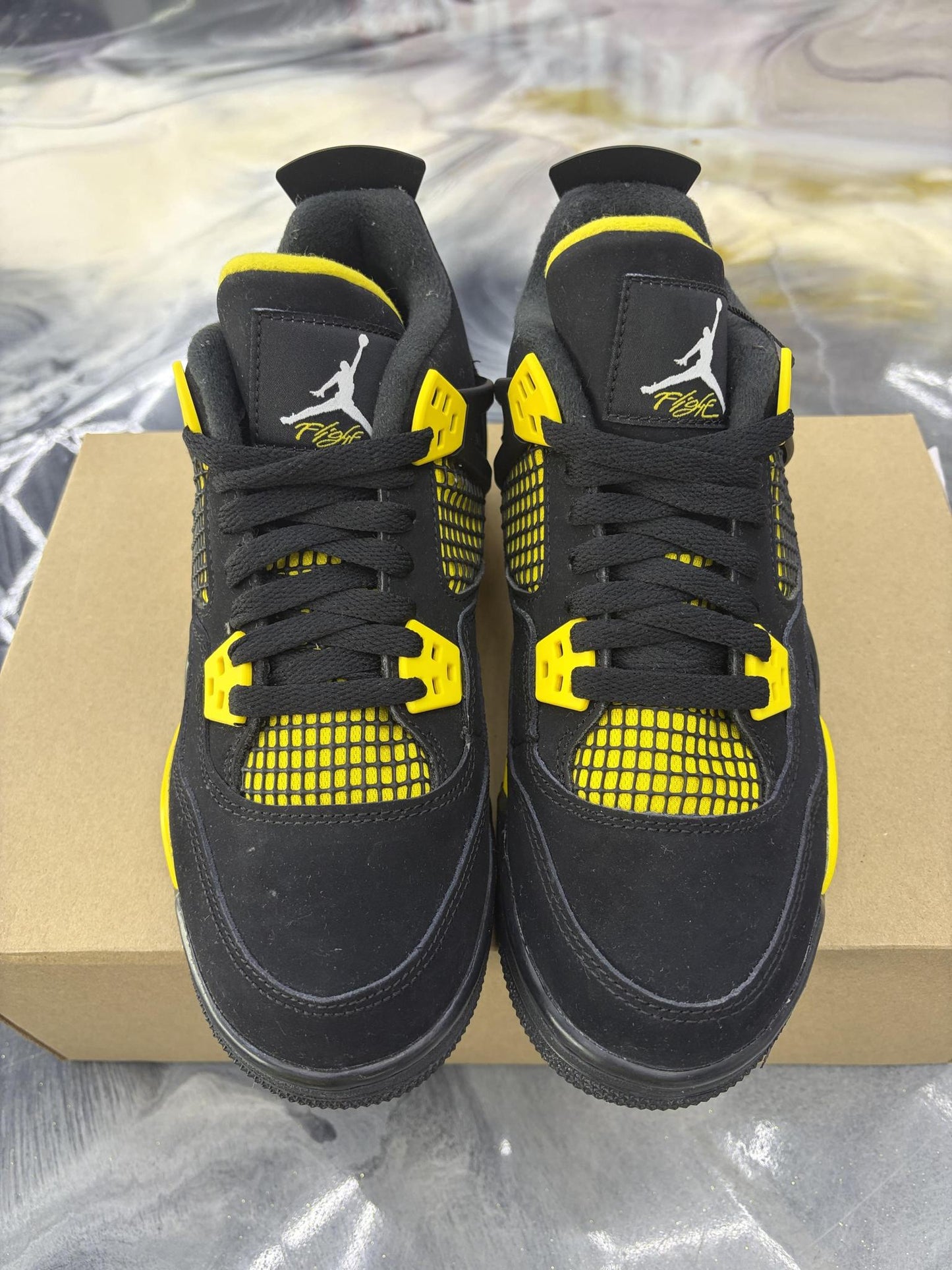 Jordan 4 "Thunder" Used Size 6Y/7.5W