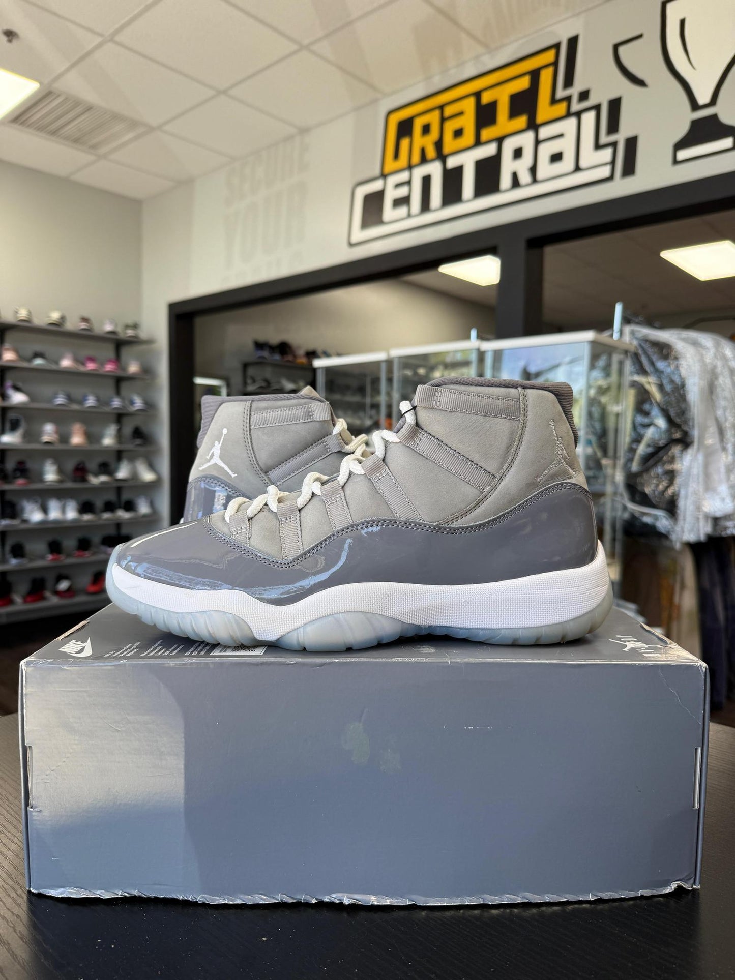 Jordan 11 "Cool Grey" Used Size 10.5