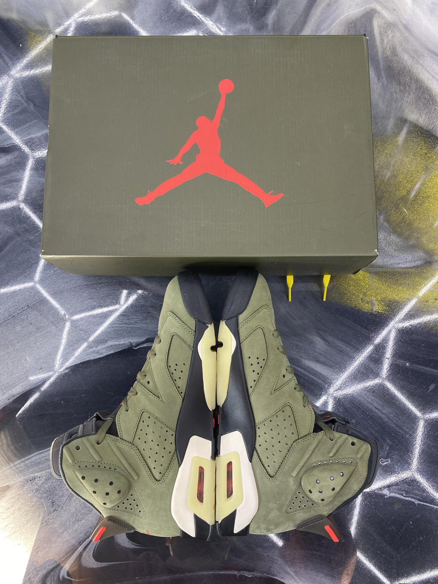 Jordan 6 Travis Scott "Olive" Used Size 10