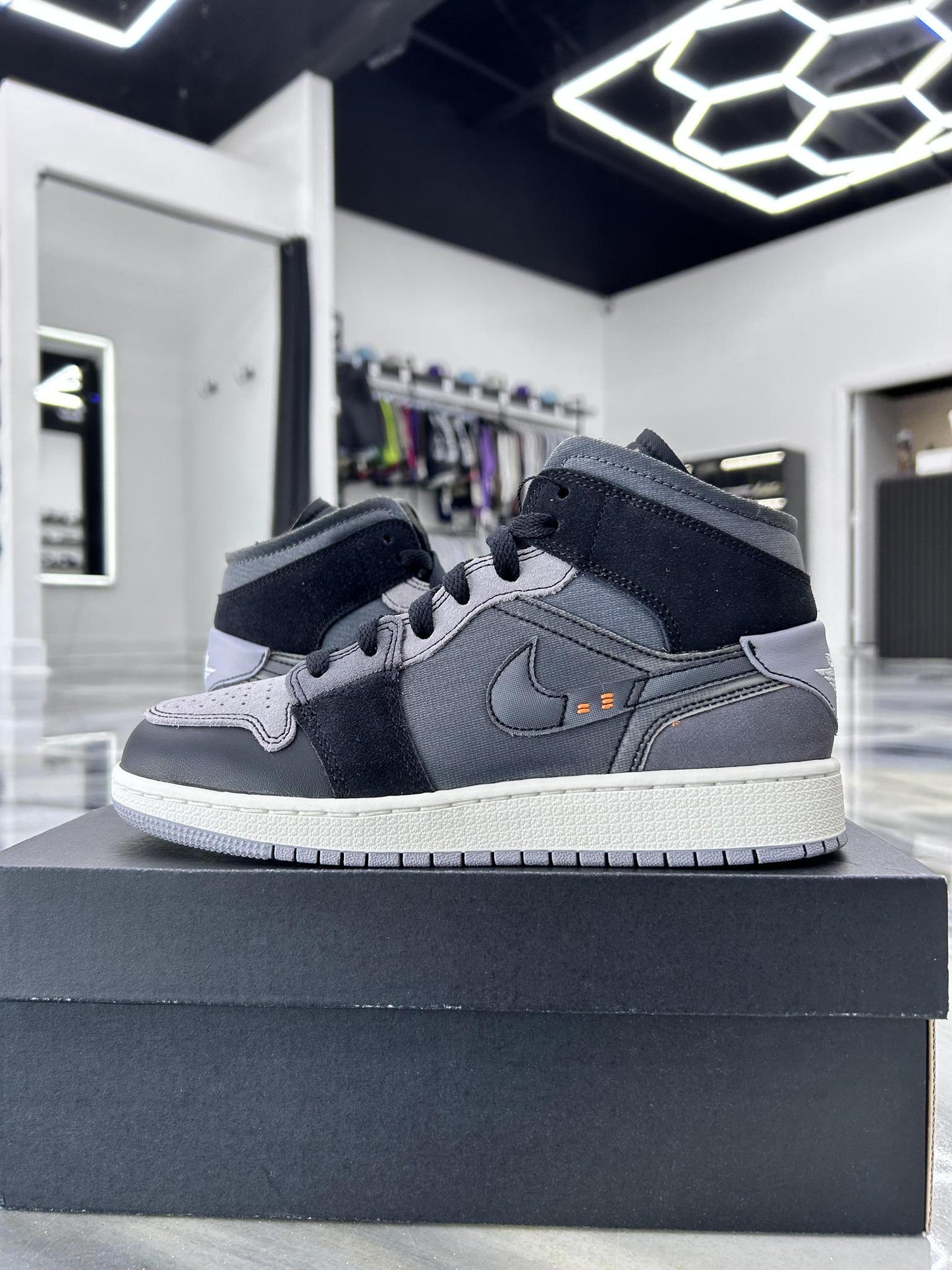 Jordan 1 Mid "Craft Inside Out Black" Used Size 5.5Y/7W