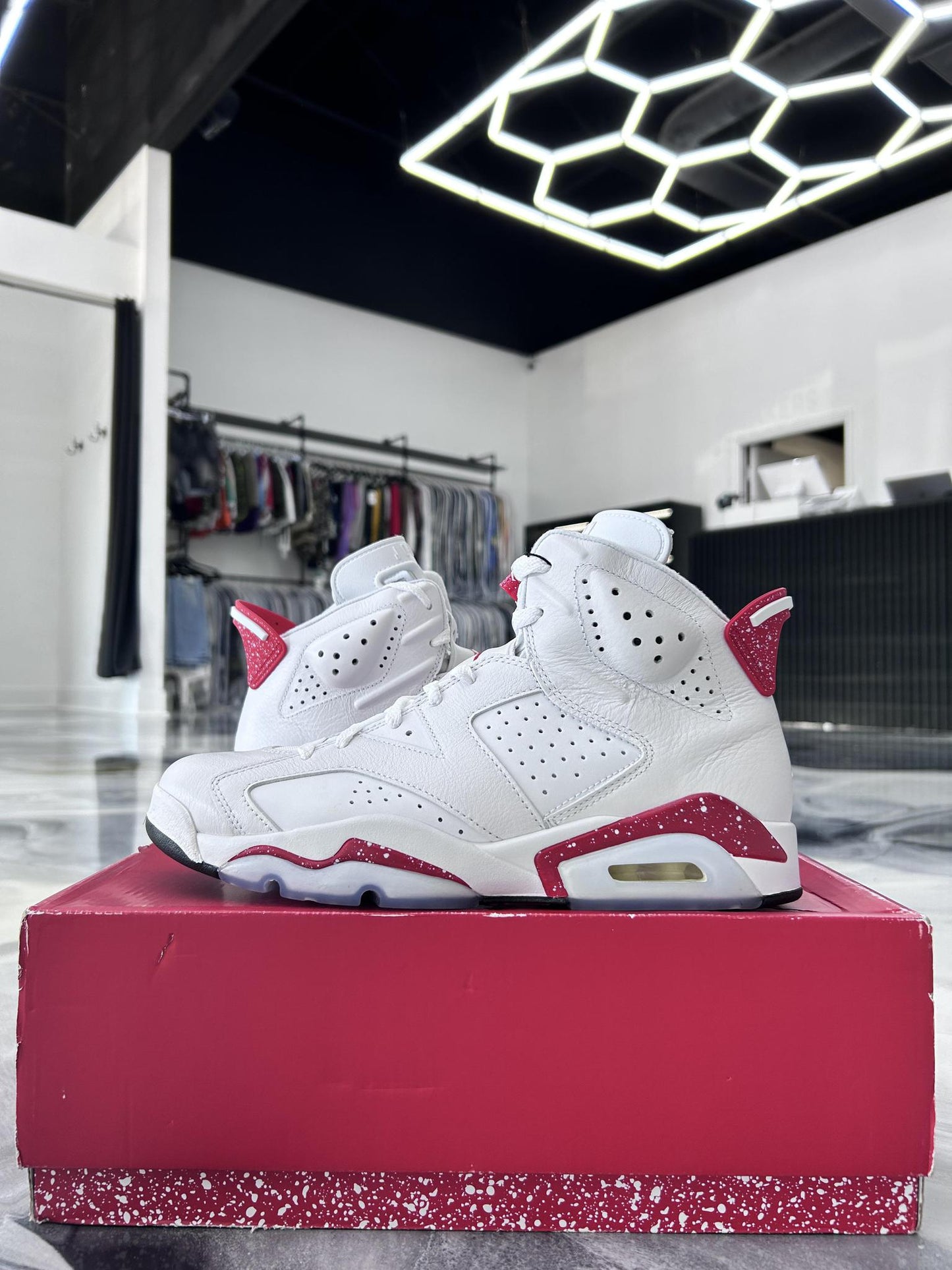 Jordan 6 "Red Oreo" Used Size 9.5